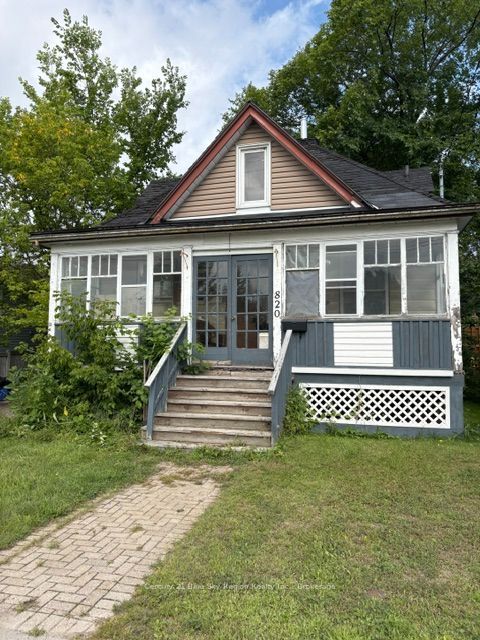 820 John Street, North Bay, ON P1B 2N4