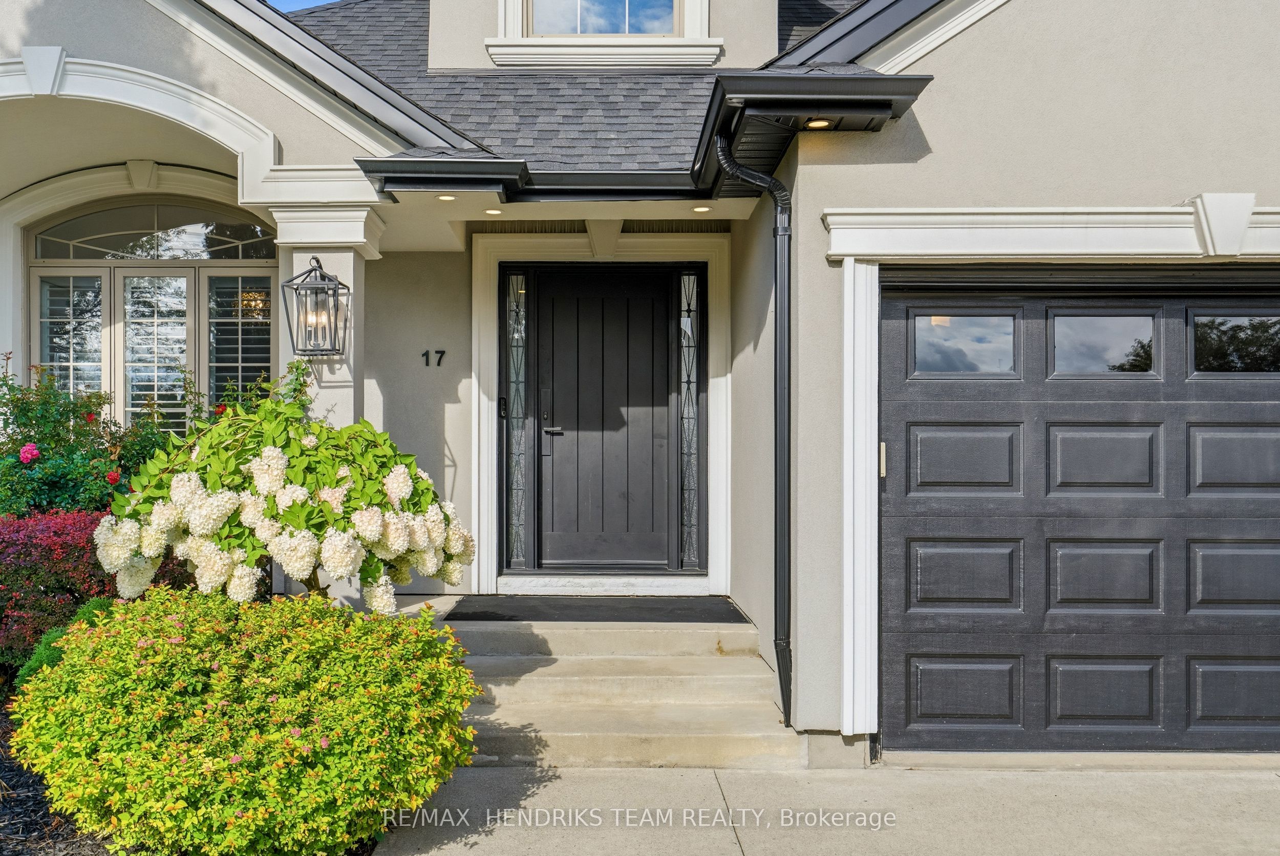 17 First Street Louth, St. Catharines, ON L2W 1C7 photo 2
