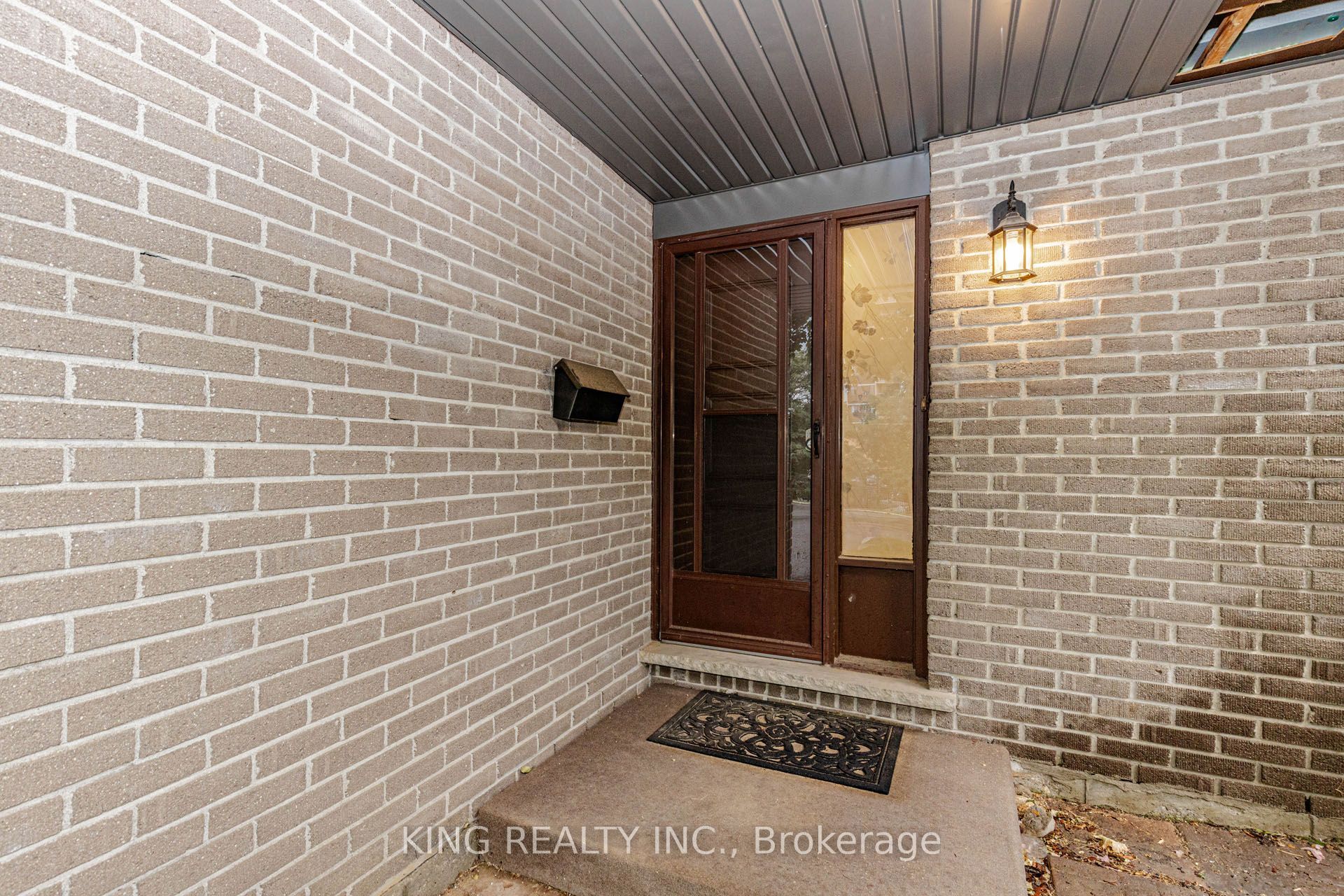 46 Cedarwoods Crescent 6, Kitchener, ON N2C 2L7 photo 2