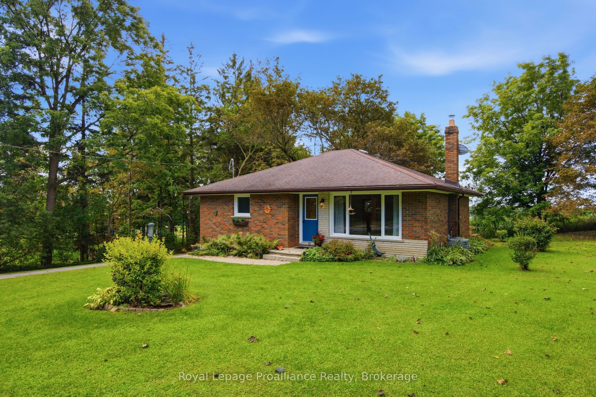 8161 Danforth Road W, Hamilton Township, ON K9A 0N9 photo 2