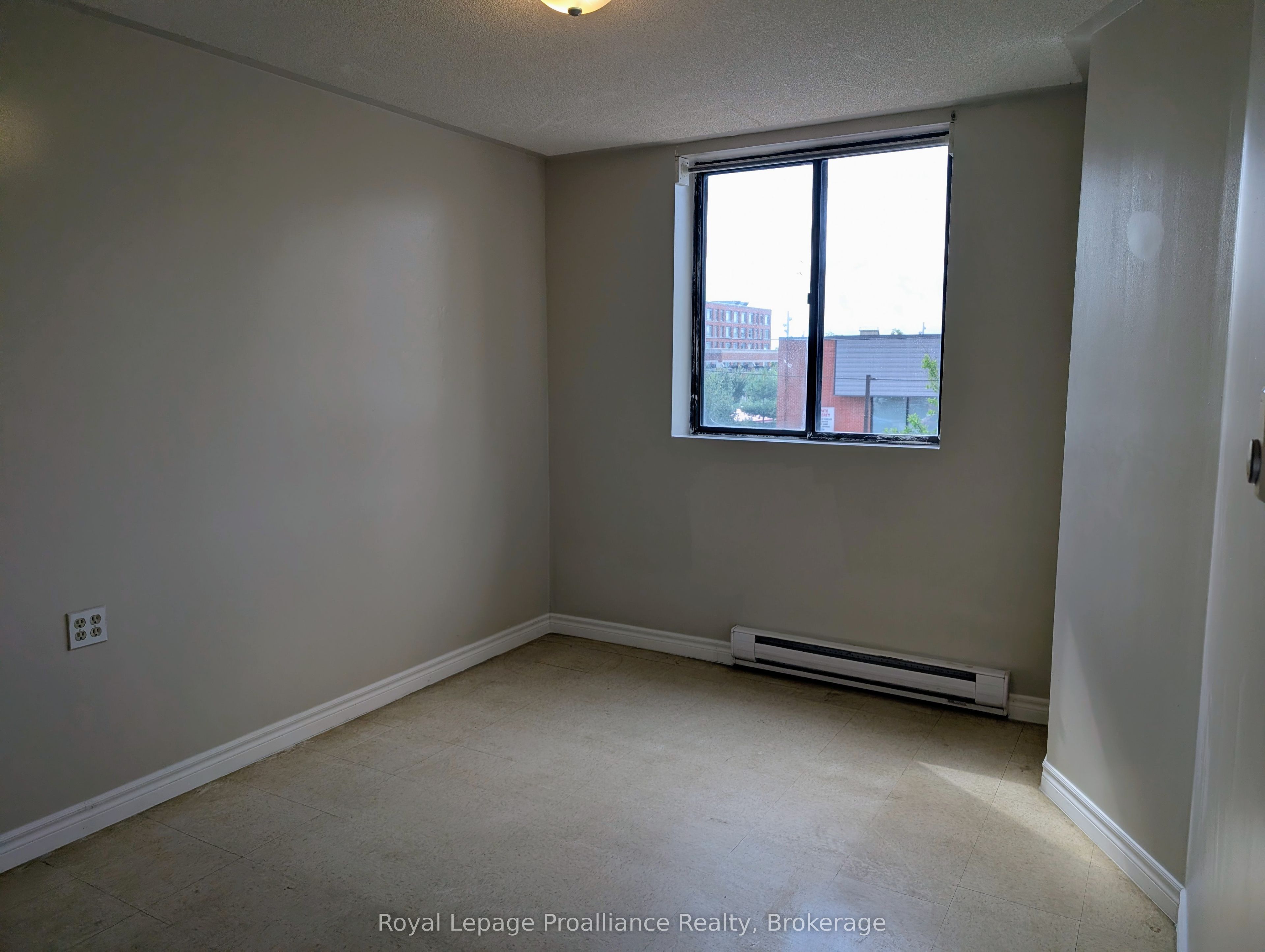 328 Aylmer Street 204, Peterborough, ON K9H 3V6 photo 5