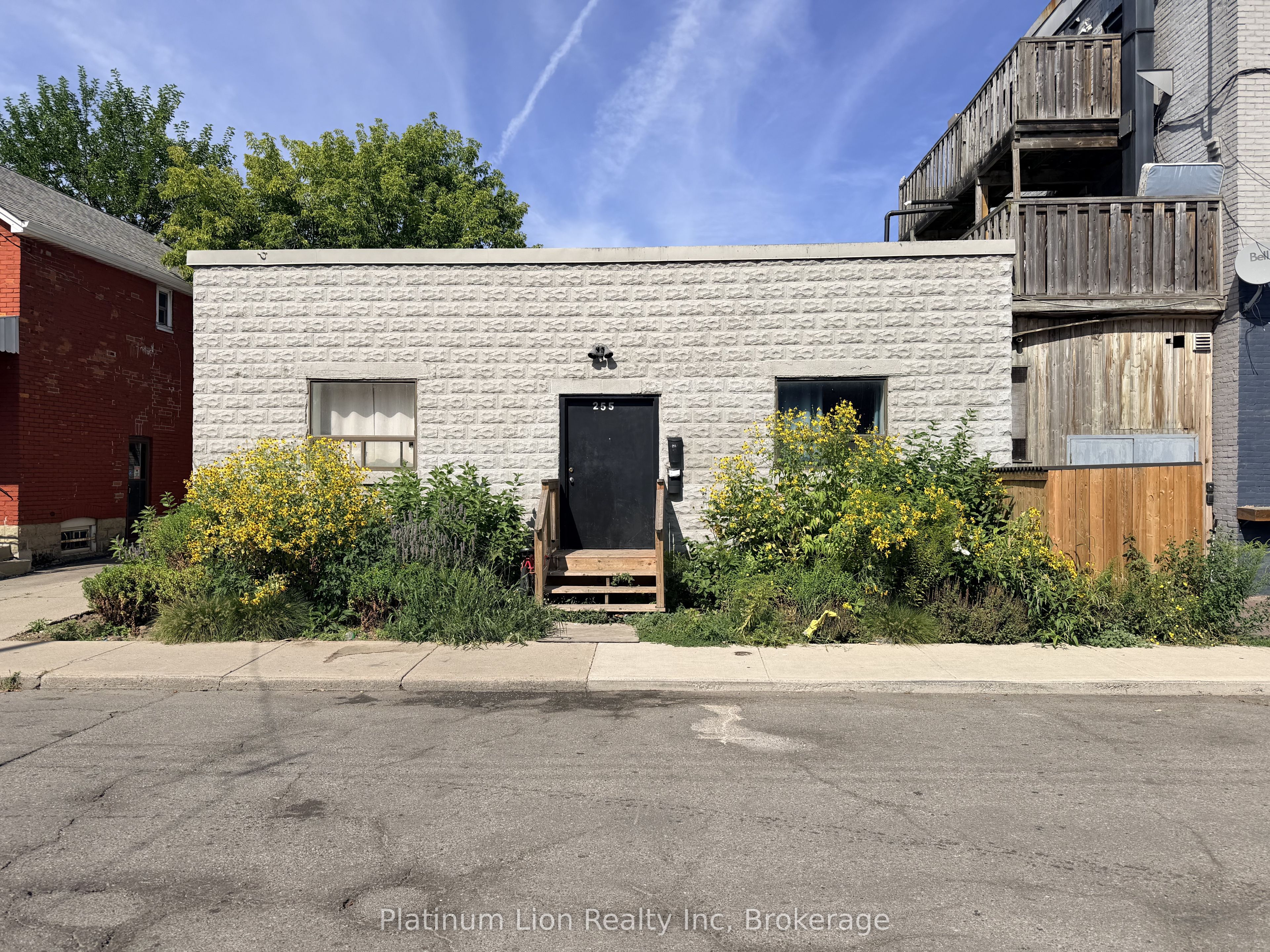 255 Emerald Street N 5, Hamilton, ON L8L 5L1