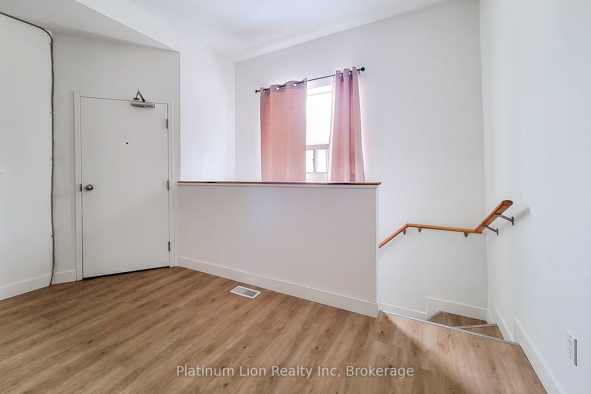 255 Emerald Street N 5, Hamilton, ON L8L 5L1 photo 3