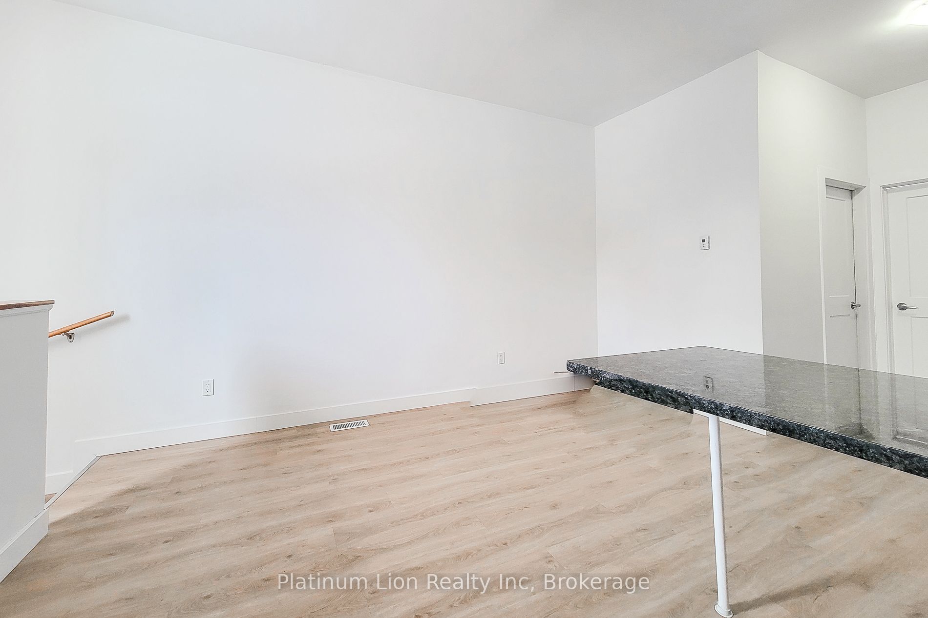 255 Emerald Street N 5, Hamilton, ON L8L 5L1 photo 5