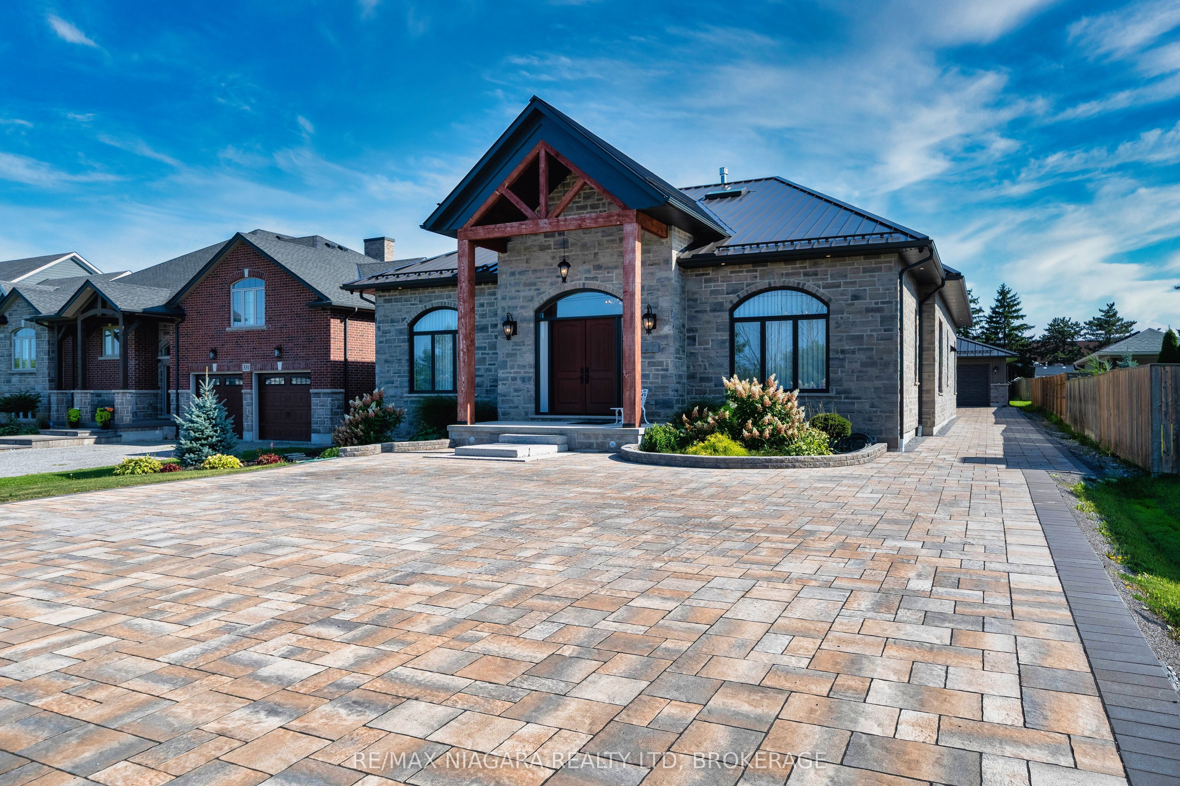 327 Queenston Road, Niagara-on-the-Lake, ON L0S 1J0 photo 3
