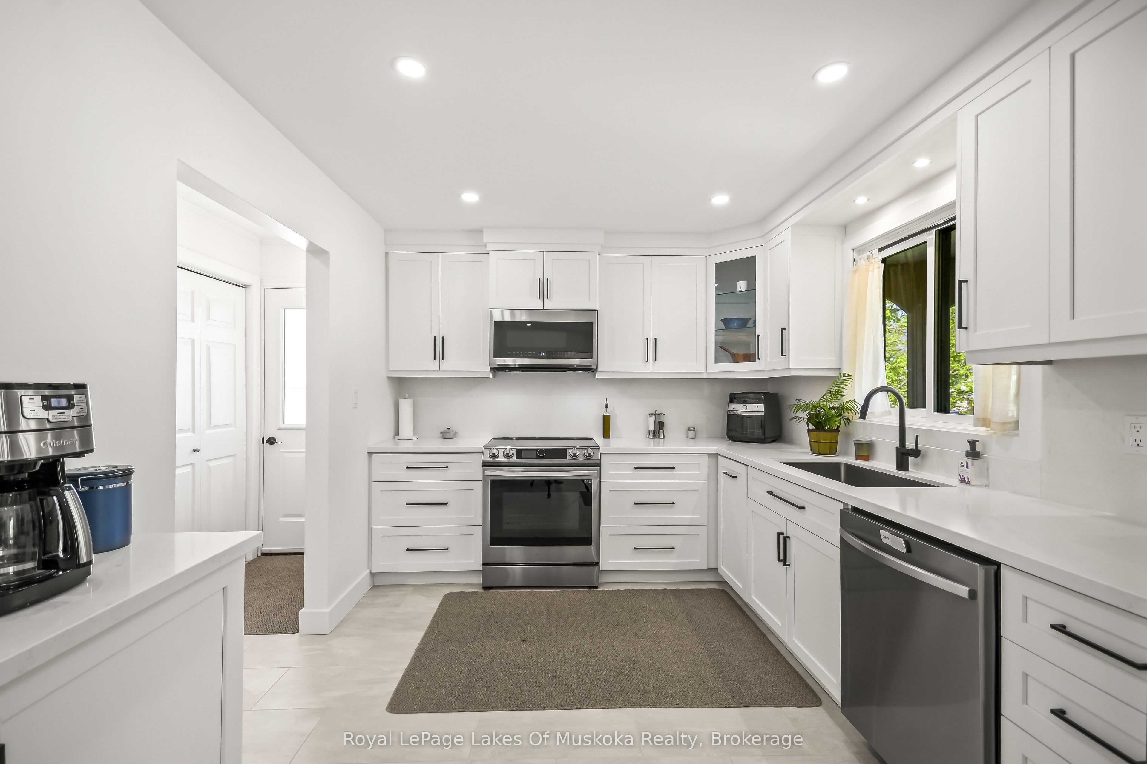 571 David Street E, Gravenhurst, ON P1P 1M1 photo 5