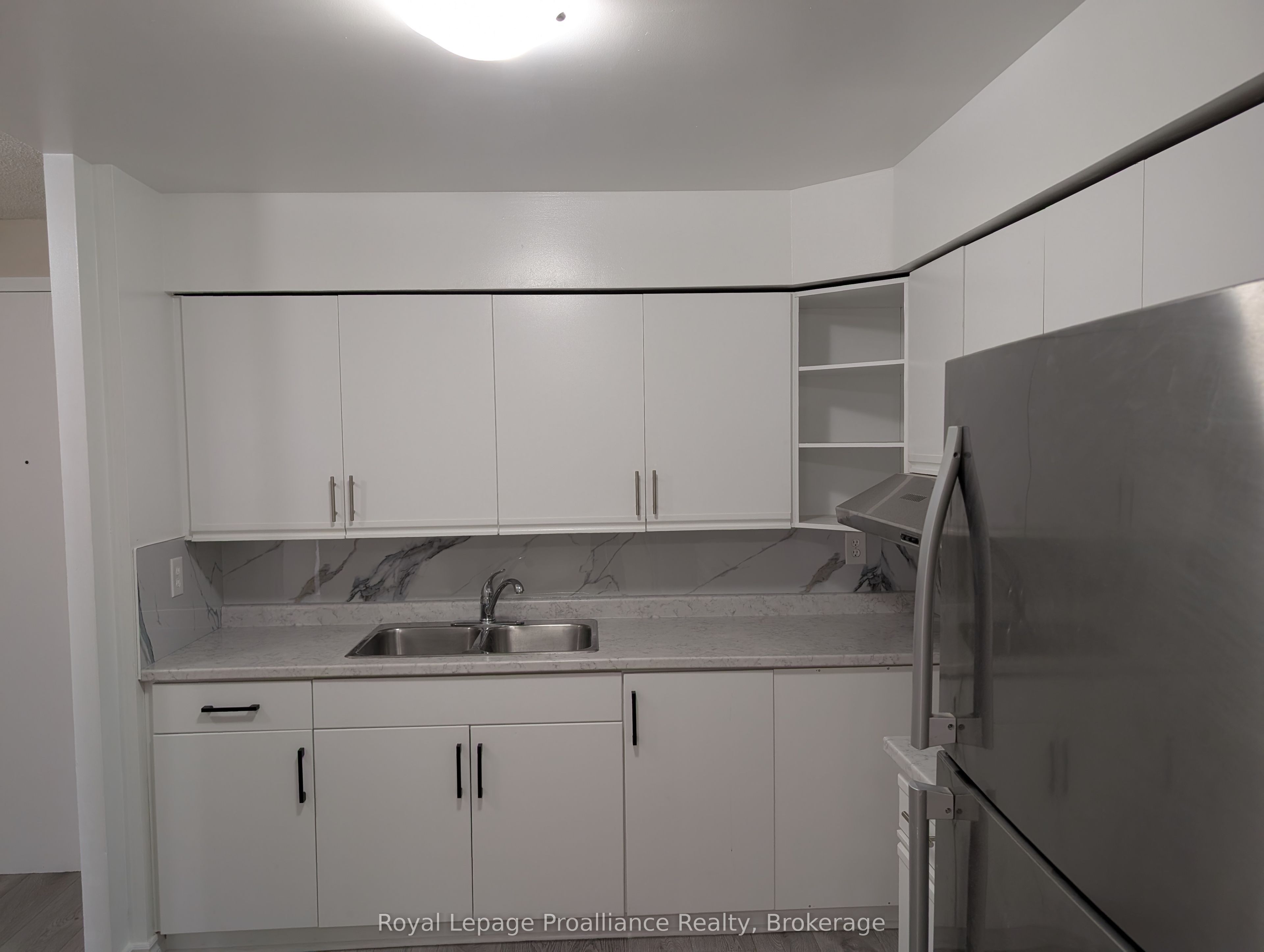 328 Aylmer Street 309, Peterborough, ON K9H 3V6 photo 3