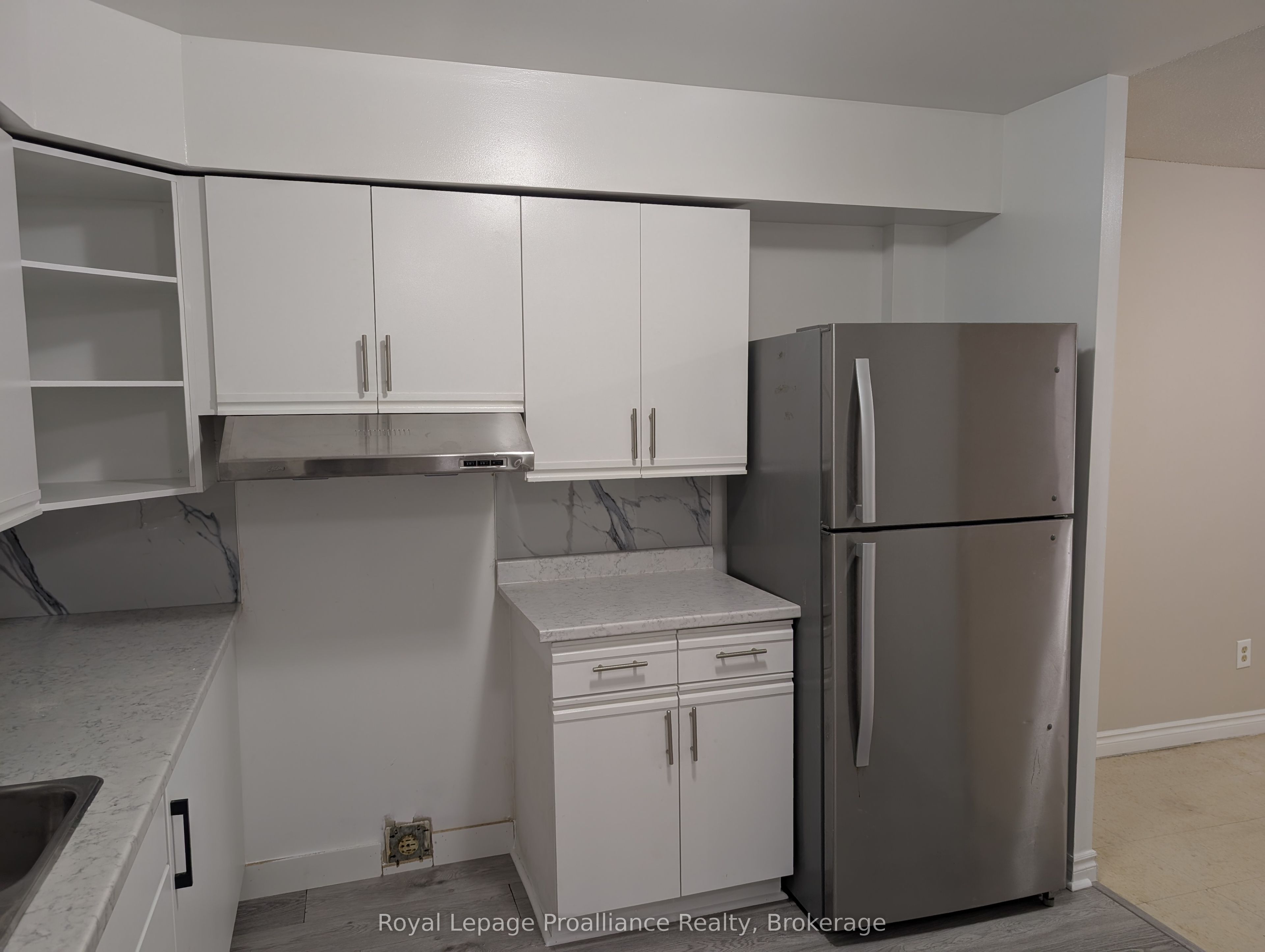 328 Aylmer Street 309, Peterborough, ON K9H 3V6 photo 4