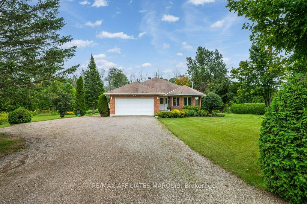 579 Kelly-Jordan Road, Montague, ON K7A 4S4 photo 2