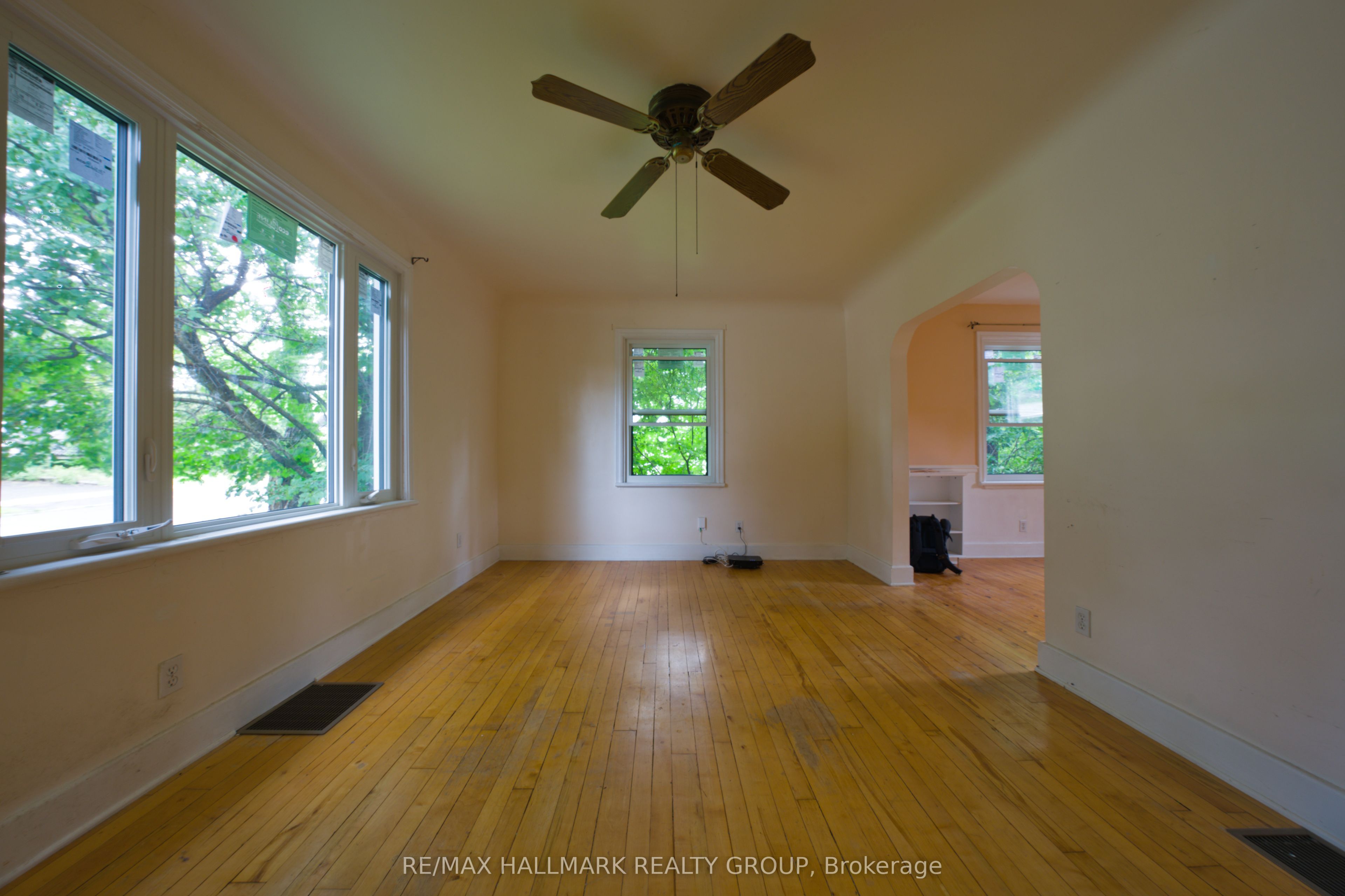 1357 Raven Avenue, Carlington - Central Park, ON K1Z 7Y3 photo 4