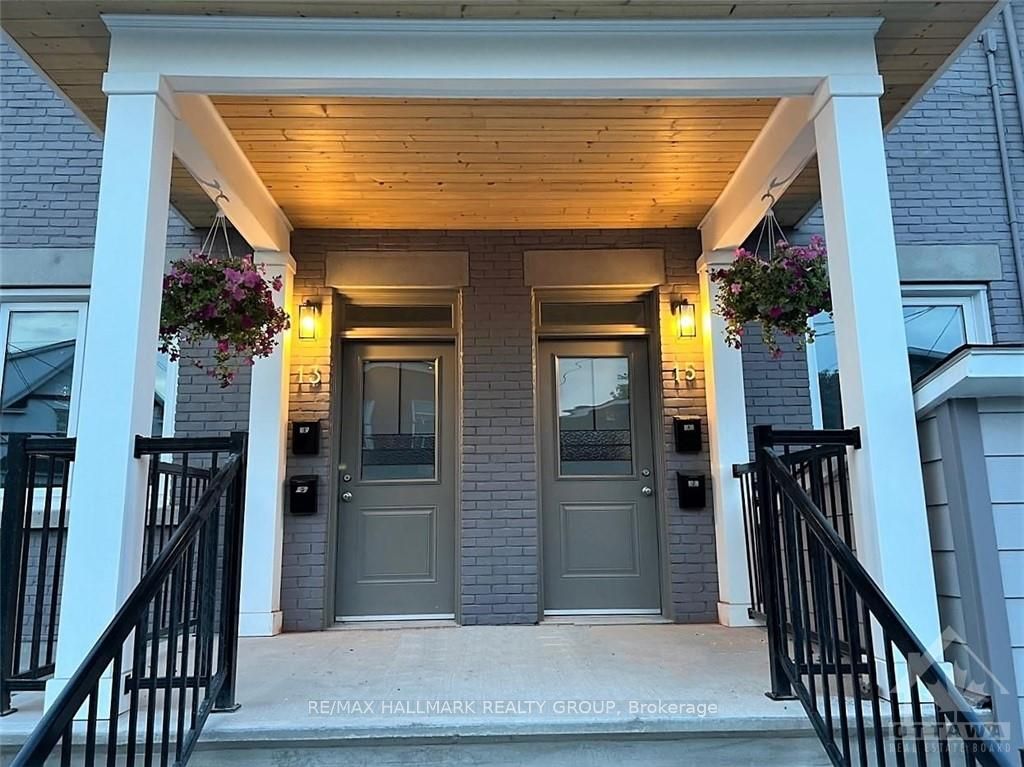 13 Marier Avenue 2, Vanier and Kingsview Park, ON K1L 5S6 photo 2