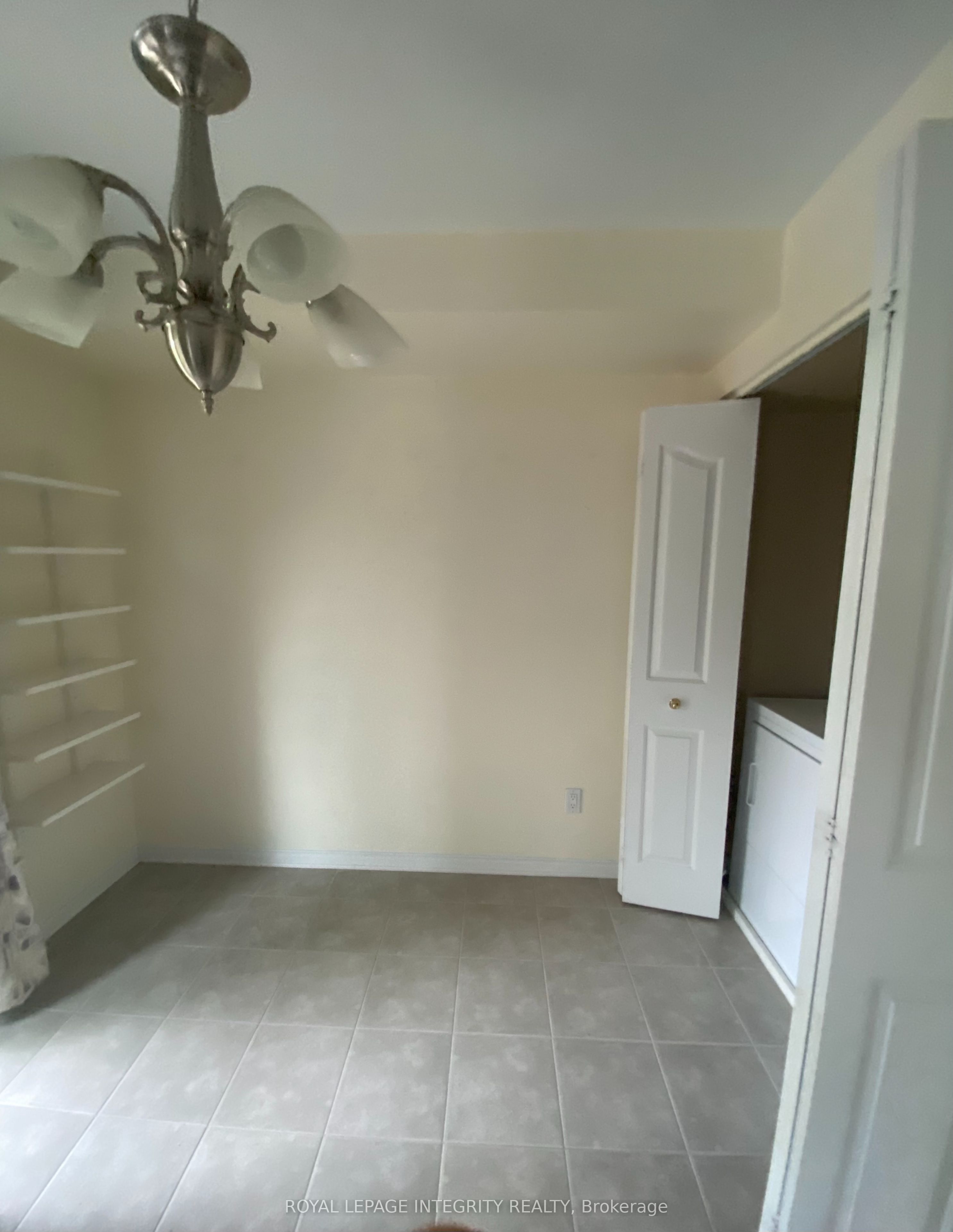 320 Tivoli Private 12, Cityview - Parkwoods Hills - Rideau Shore, ON K2E 0A6 photo 5