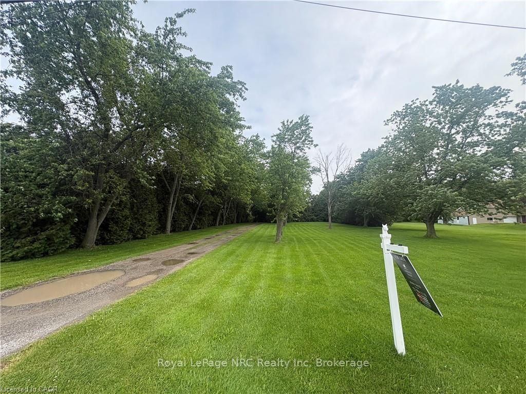 165 Ridge Road E, Grimsby, ON L3M 4E7 photo 3
