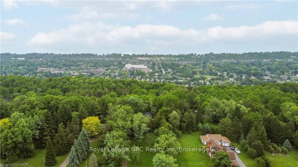 165 Ridge Road E, Grimsby, ON L3M 4E7 photo 5