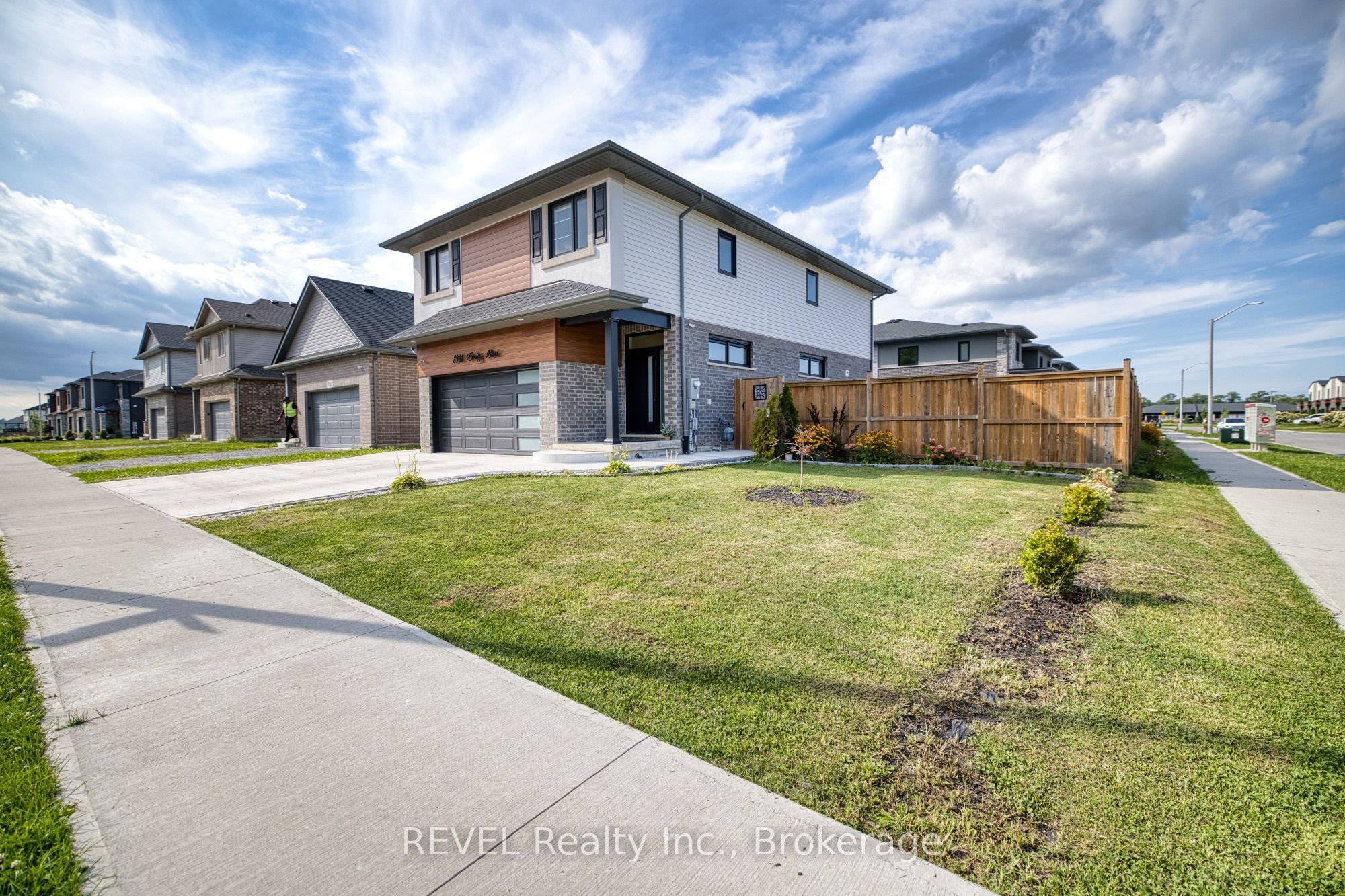 8961 Emily Boulevard, Niagara Falls, ON L2H 3T1 photo 3