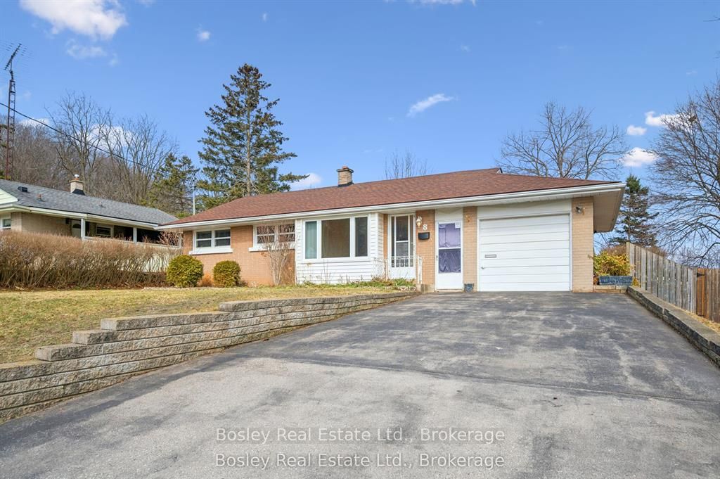 8 Gordon Street, Cambridge, ON N1S 2G4