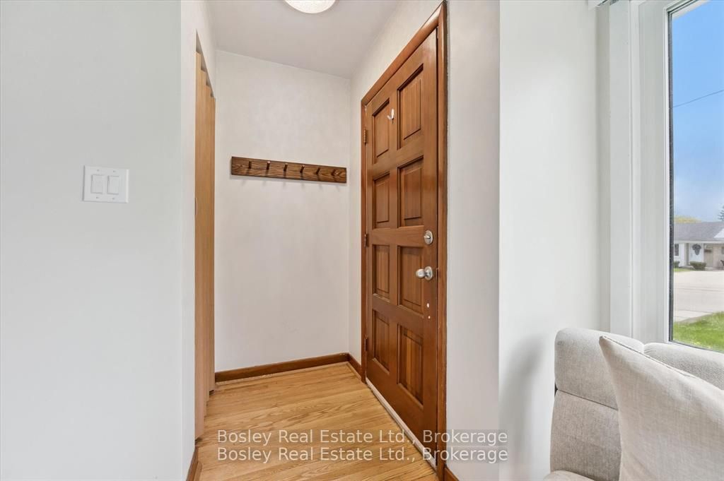8 Gordon Street, Cambridge, ON N1S 2G4 photo 3