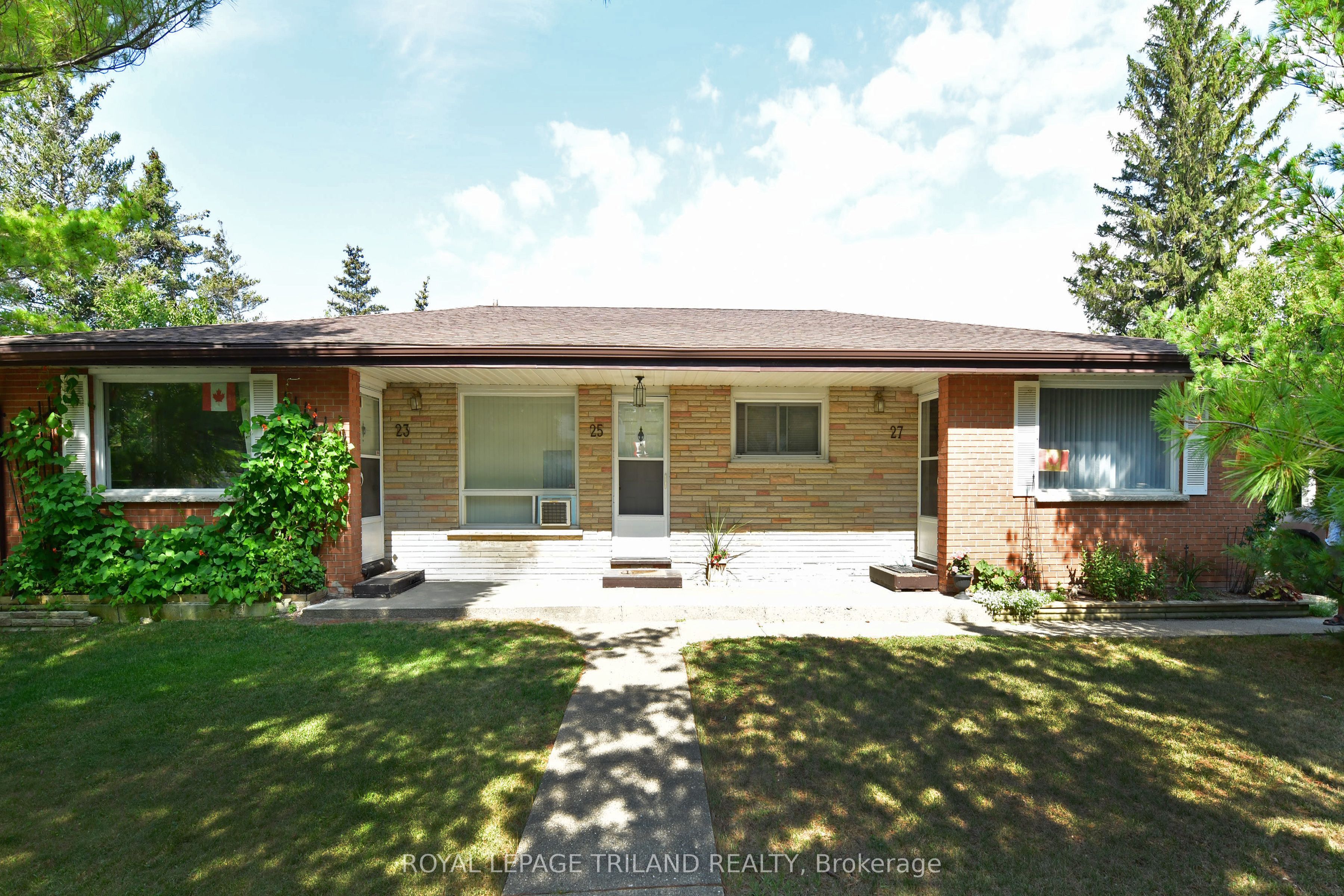 27 Hill Street, Lambton Shores, ON N0M 1T0
