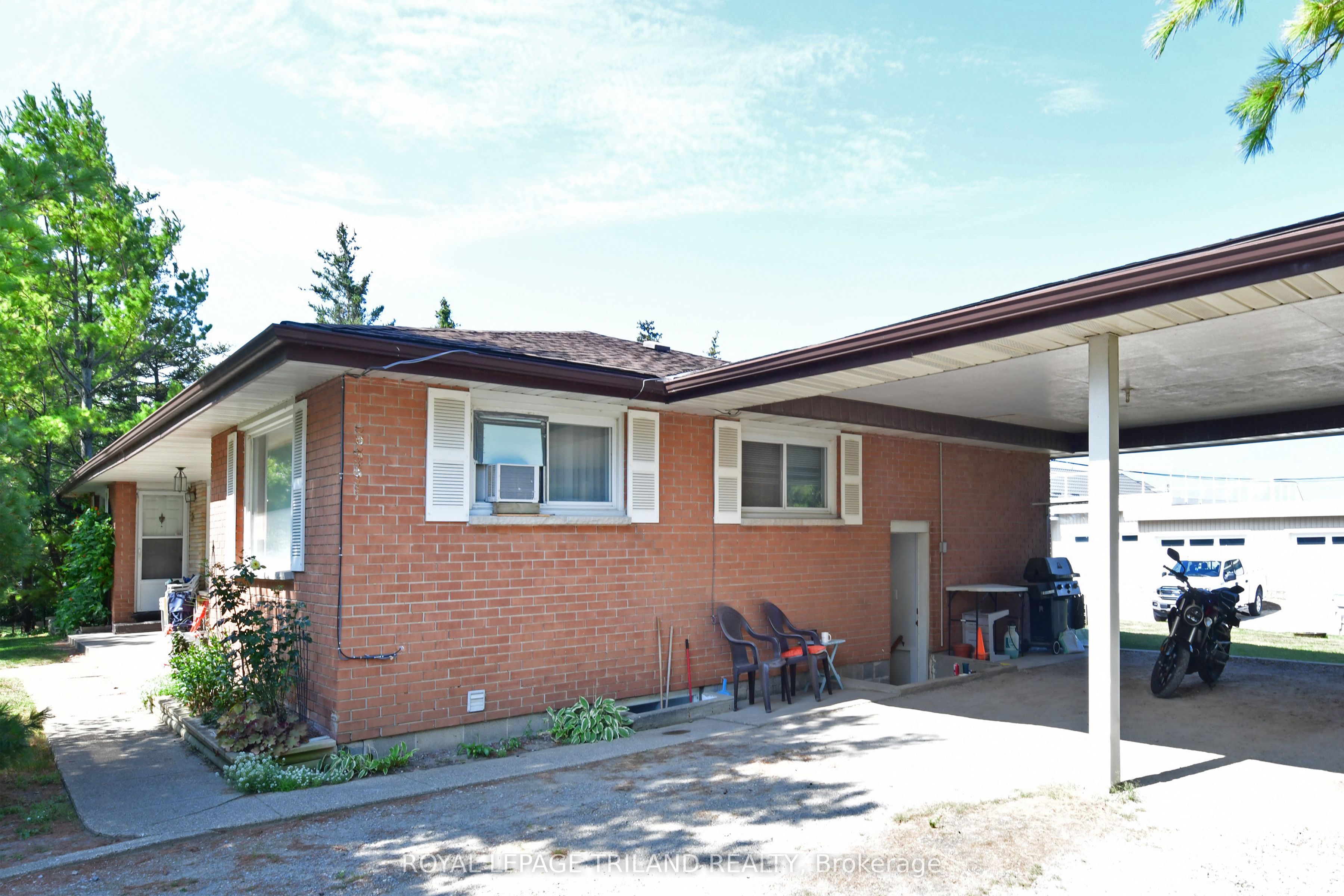 27 Hill Street, Lambton Shores, ON N0M 1T0 photo 3