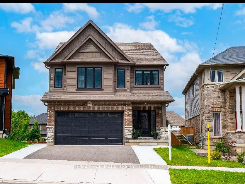 851 Robert Ferrie Drive Upper Level (Main & 2nd), Kitchener, ON N2R 1P2