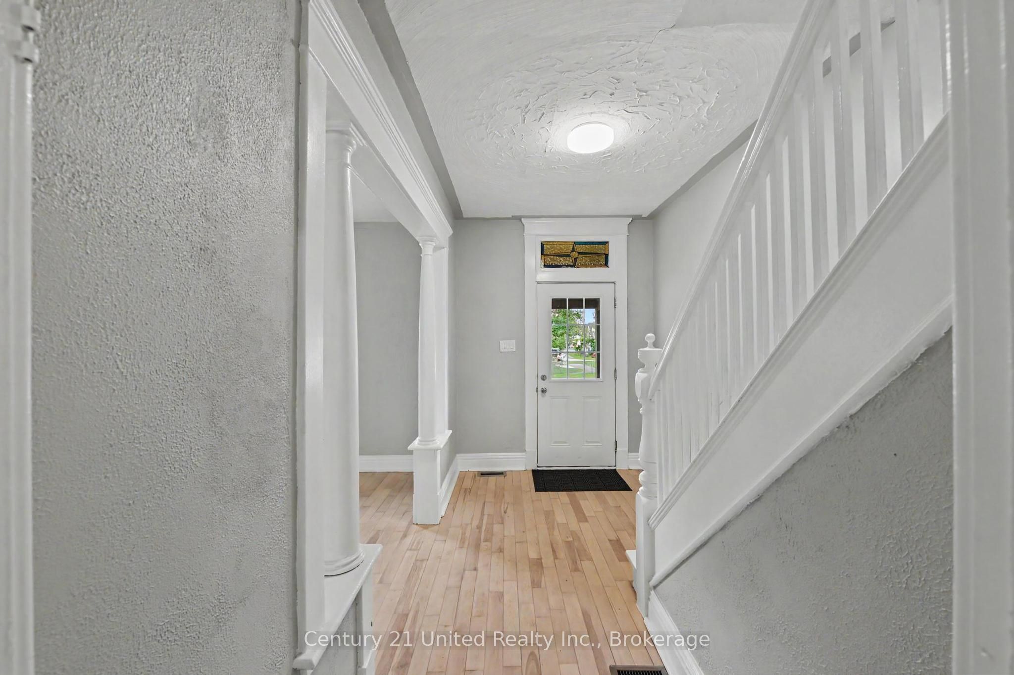 554 Sherbrooke Street, Peterborough, ON K9J 2P5 photo 4