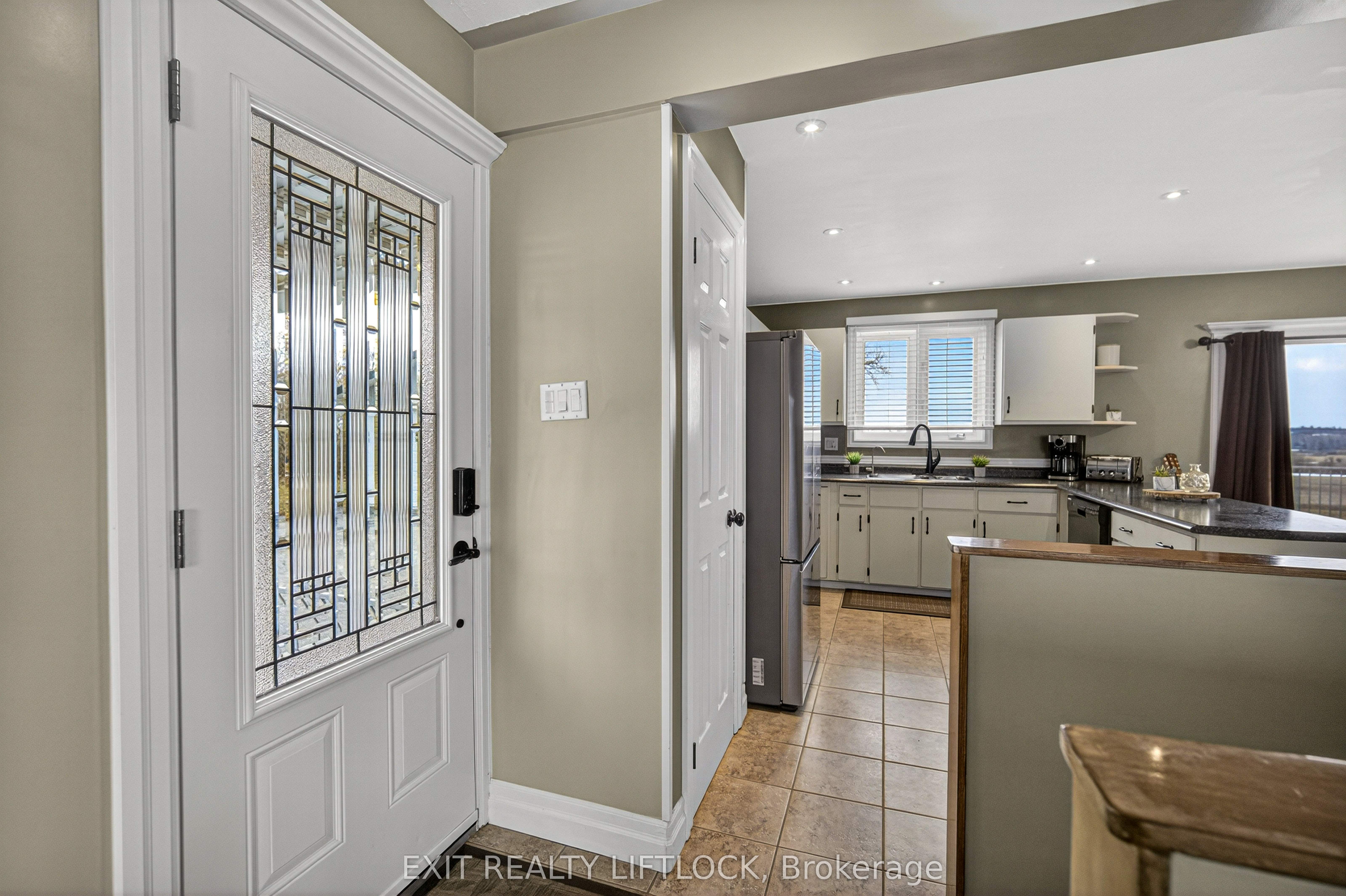 2289 Base Line Road, Otonabee-South Monaghan, ON K9J 6X9 photo 4