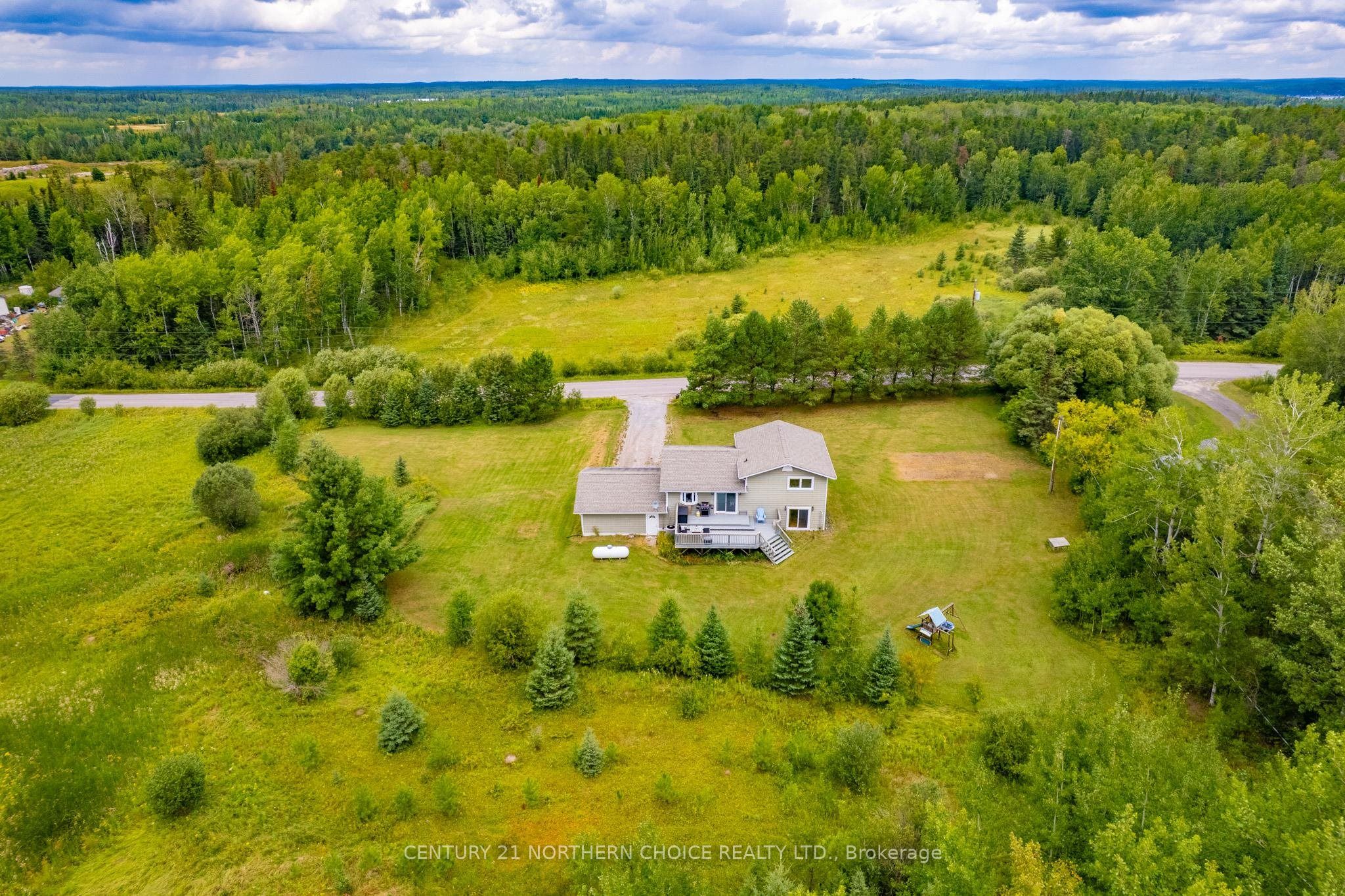 93 Peterson Road, Kenora, ON P9N 0E3 photo 2