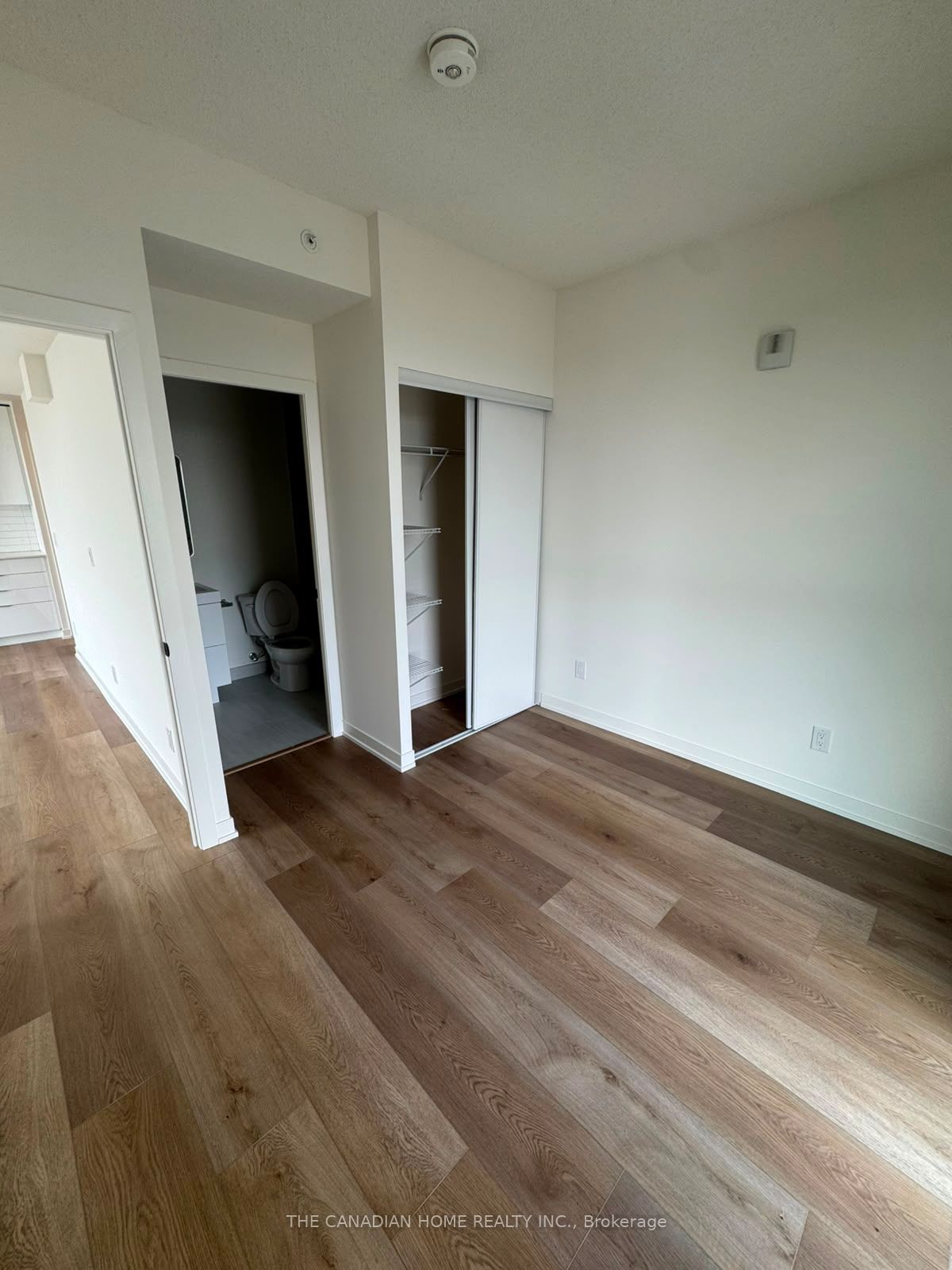 33 Erie Avenue 1608, Brantford, ON N3S 2E5 photo 3