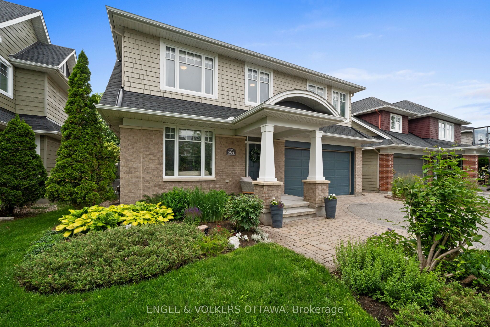 564 Erinwoods Circle, Barrhaven, ON K2J 5M8 photo 2