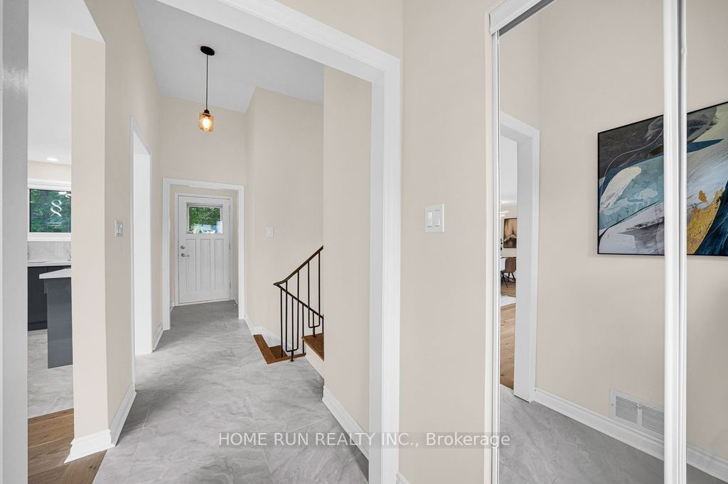 50 Ullswater Drive, Crystal Bay - Rocky Point - Bayshore, ON K2H 5H6 photo 4
