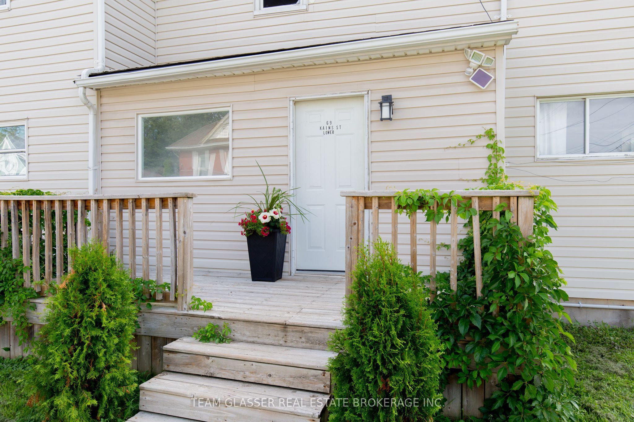 69 KAINS Street, St. Thomas, ON N5P 1N5