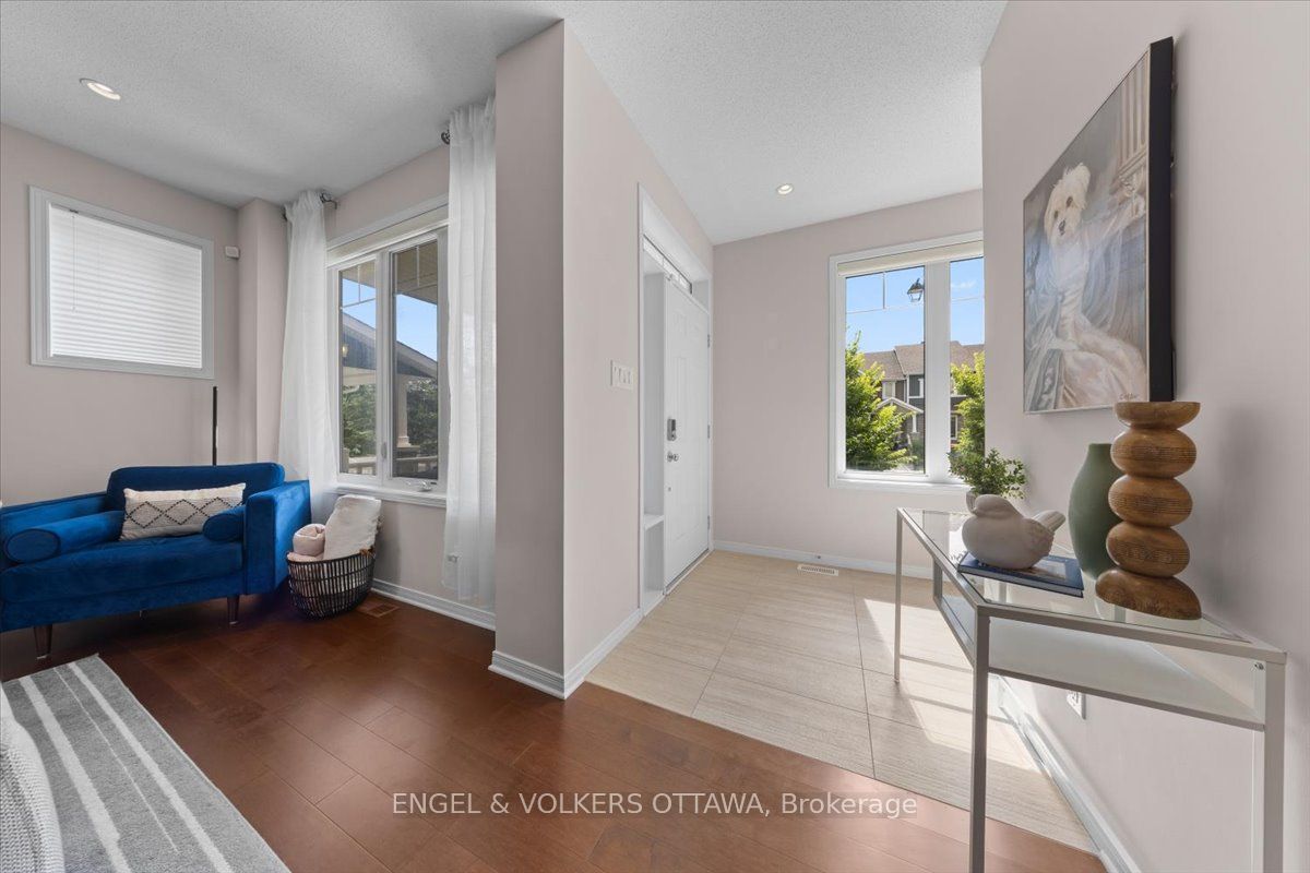 429 Sweetflag Street, Barrhaven, ON K2J 5T7 photo 3