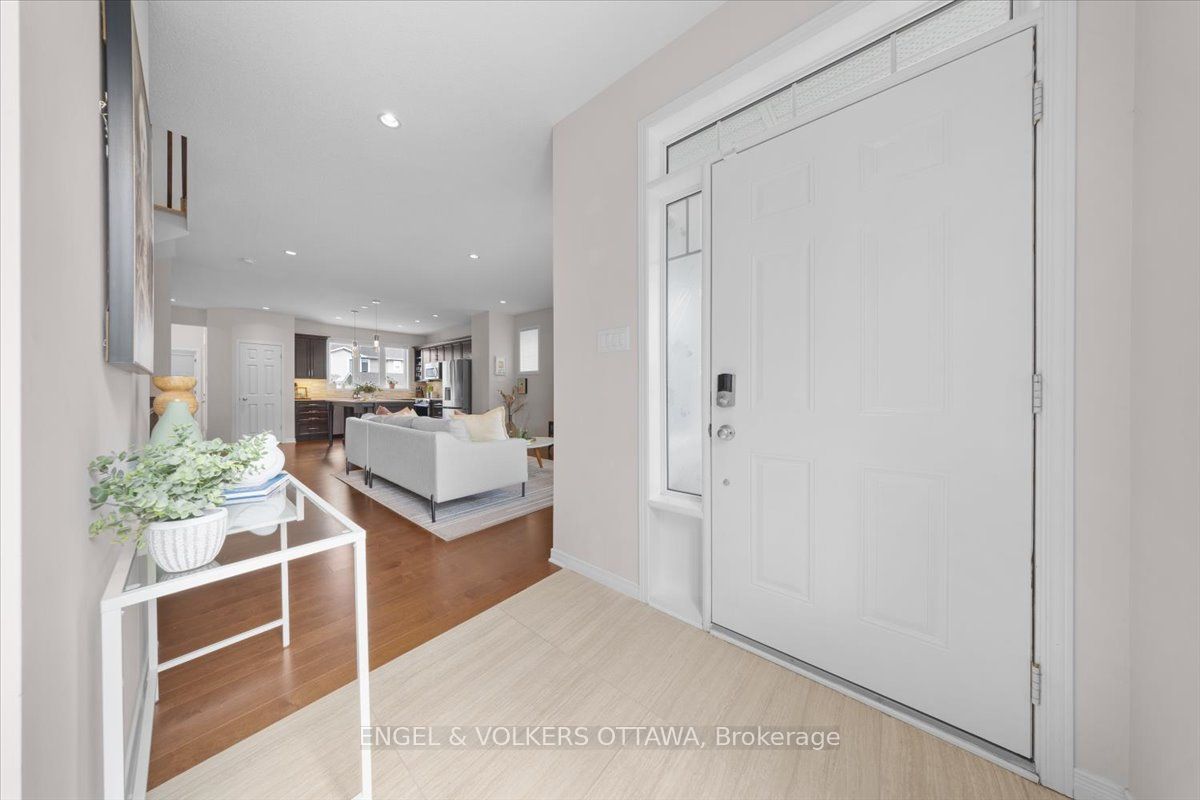 429 Sweetflag Street, Barrhaven, ON K2J 5T7 photo 4