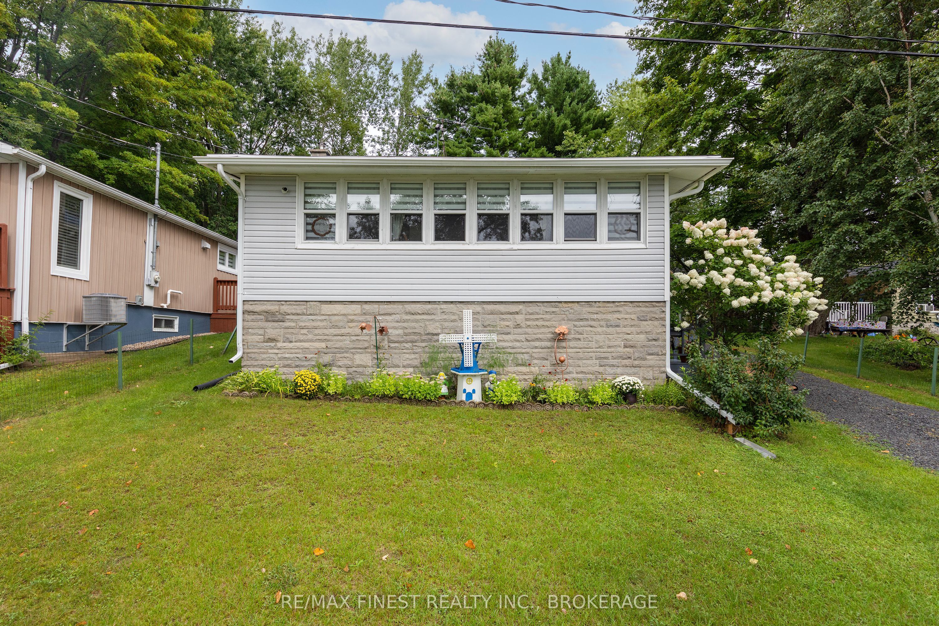 1263 White Lake Road, Frontenac, ON K0H 1T0 photo 2