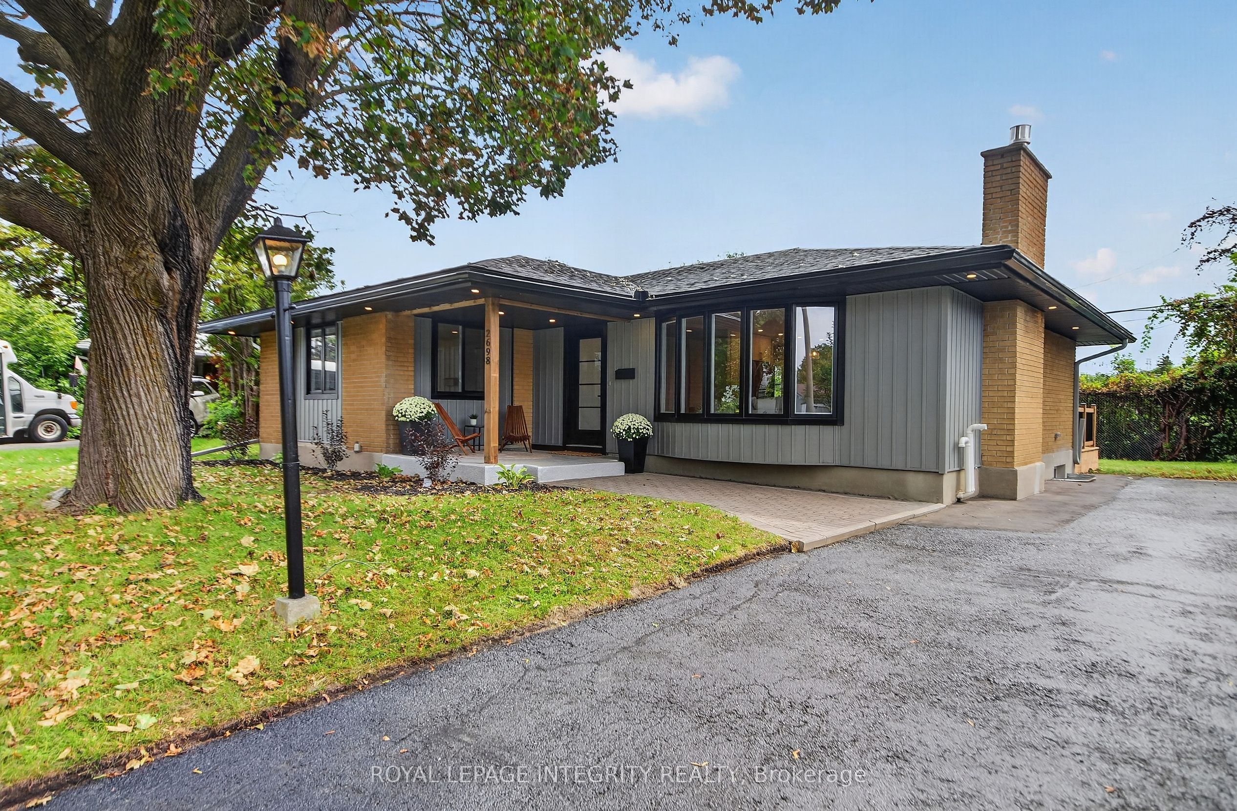 2698 ULSTER Crescent, Billings Bridge - Riverside Park and Area, ON K1V 8J6