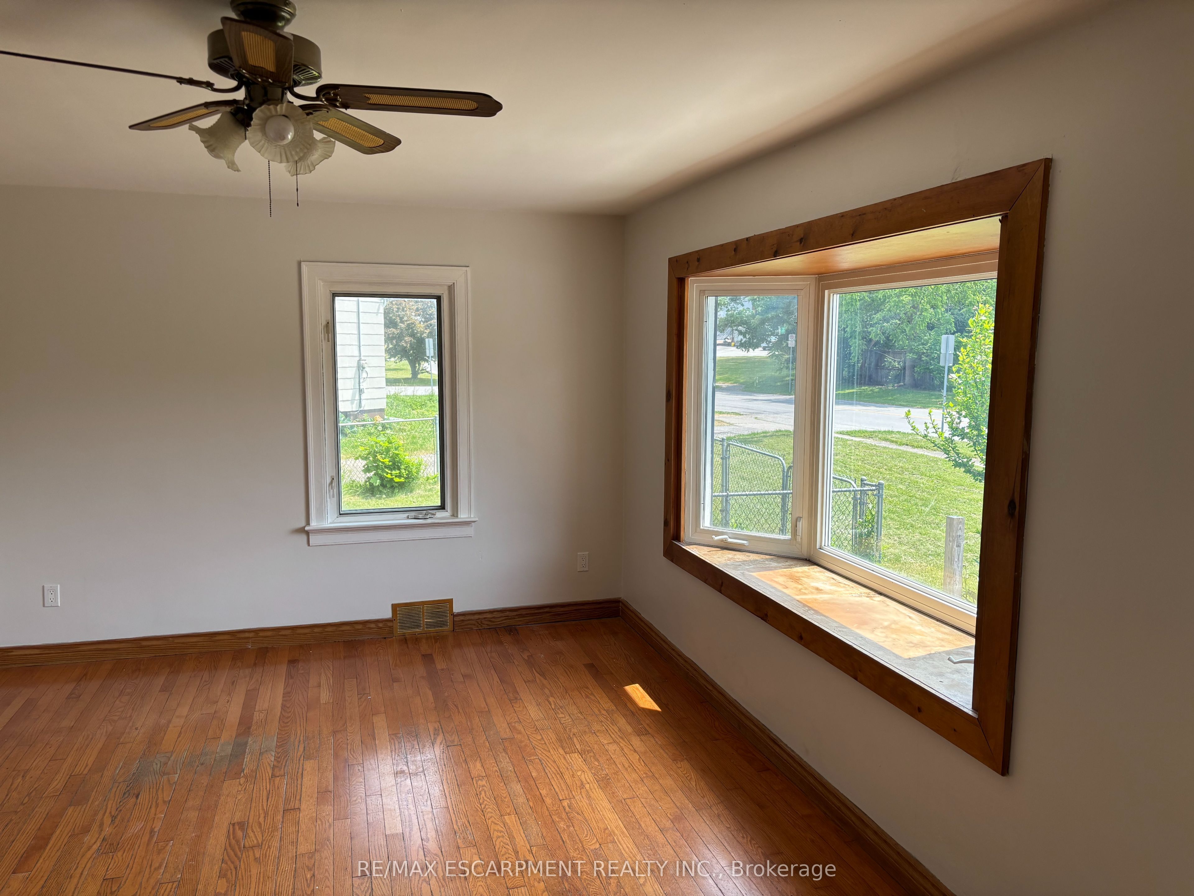 5648 Royal Manor Drive UPPER, Niagara Falls, ON L2G 1E8 photo 5