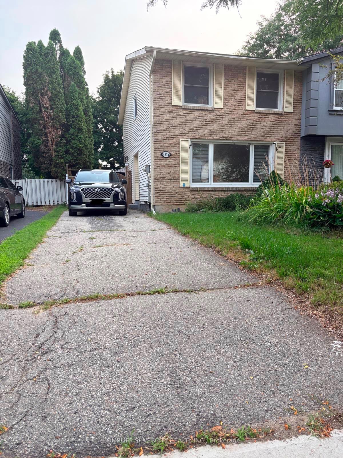 433 Lee Avenue, Waterloo, ON N2K 2G4