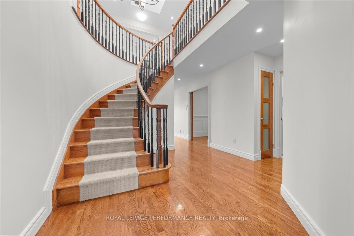4 Wellsmere Court, Country Place - Pineglen - Crestview and Area, ON K2E 8C2 photo 3
