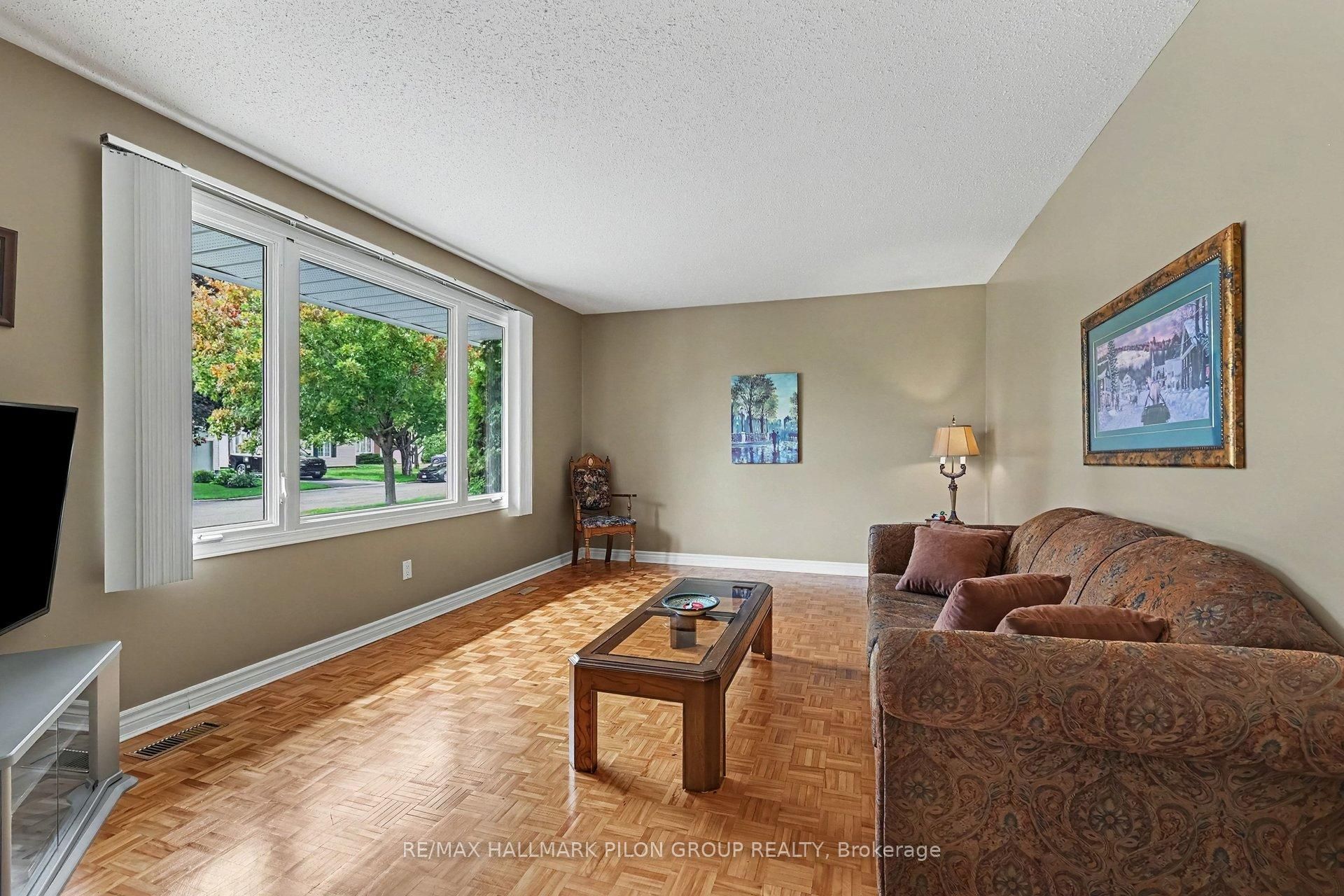 496 Tisdale Crescent, Beacon Hill North - South and Area, ON K1J 7A6 photo 5