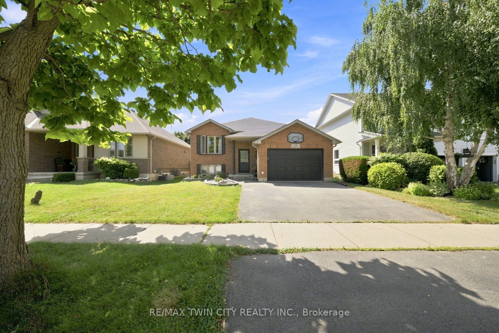 22 Osborn Avenue, Brantford, ON N3T 6P9