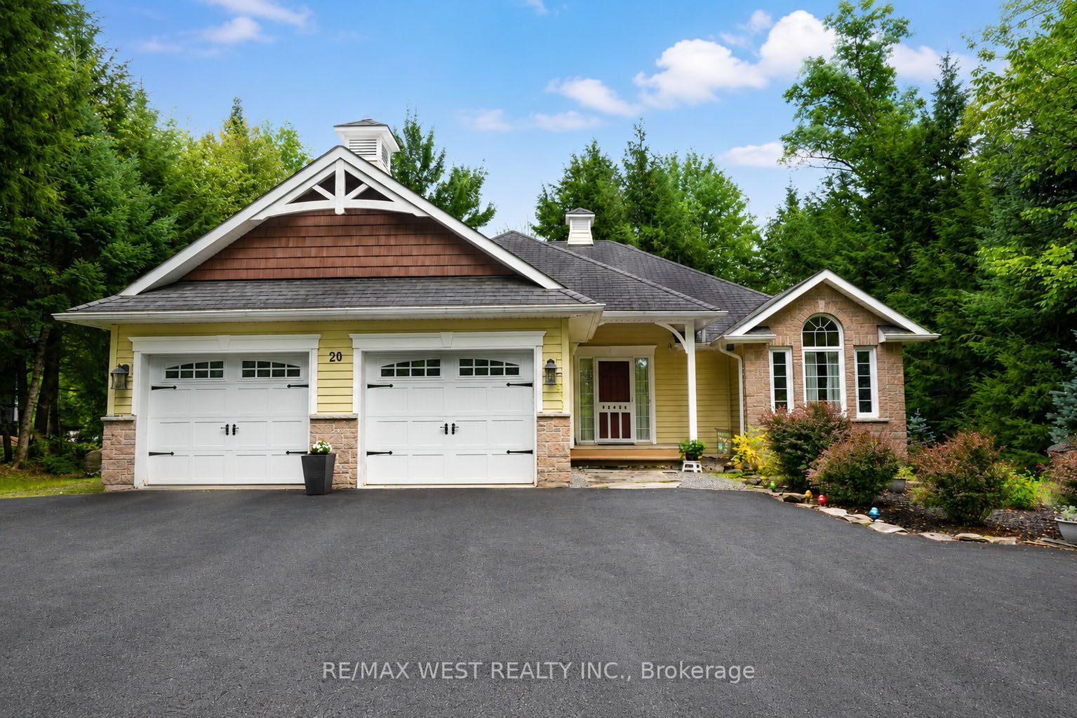 20 Deerhurst Highlands Drive, Huntsville, ON P1H 1B1 photo 2