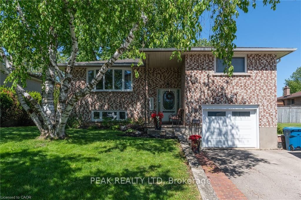 18 Mayberry Place, Stratford, ON N5A 6Z7