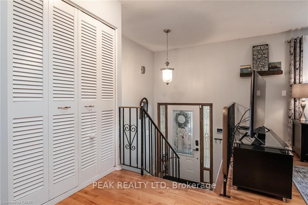 18 Mayberry Place, Stratford, ON N5A 6Z7 photo 4