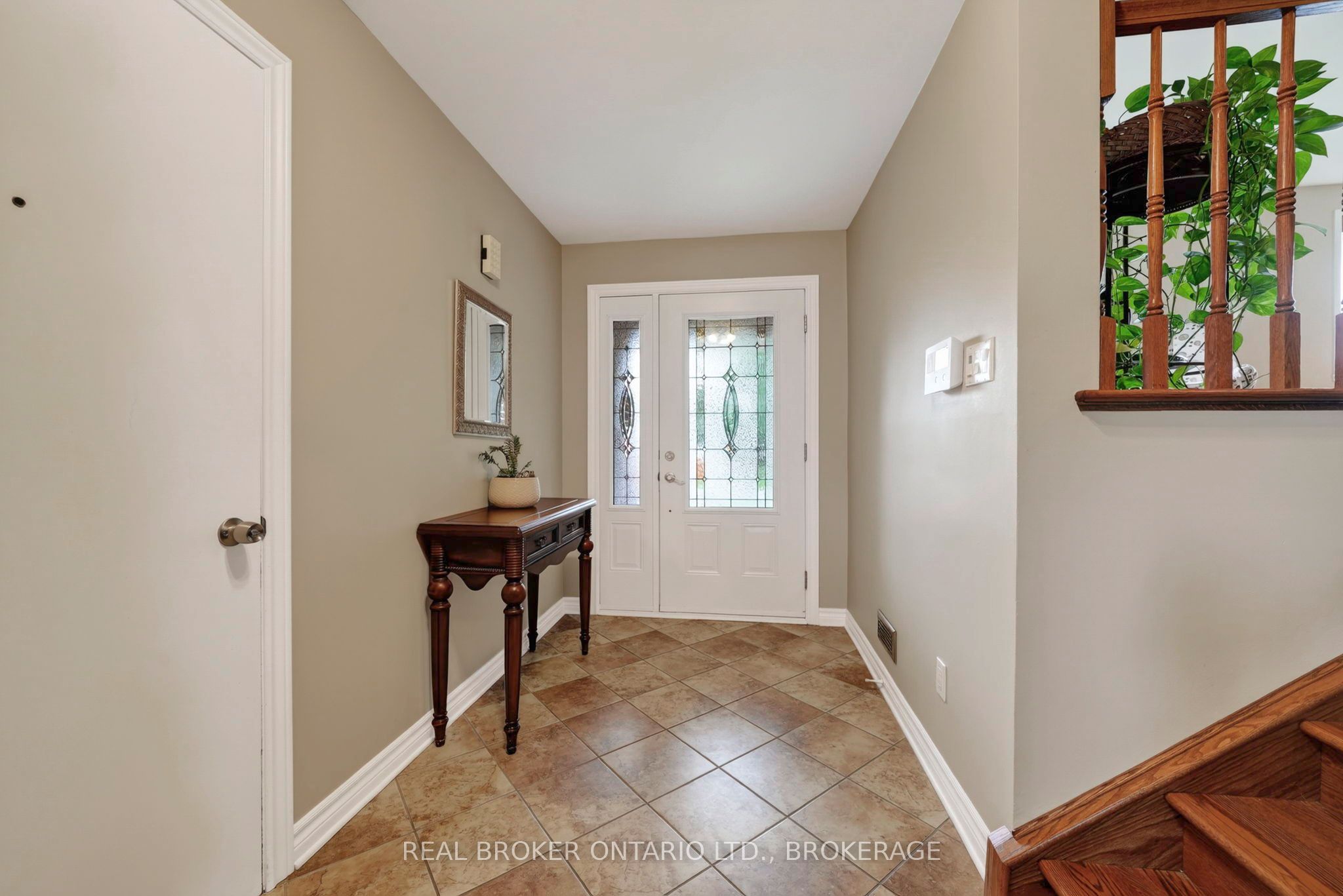 1321 Stormont Drive, Cornwall, ON K6H 6Y3 photo 3
