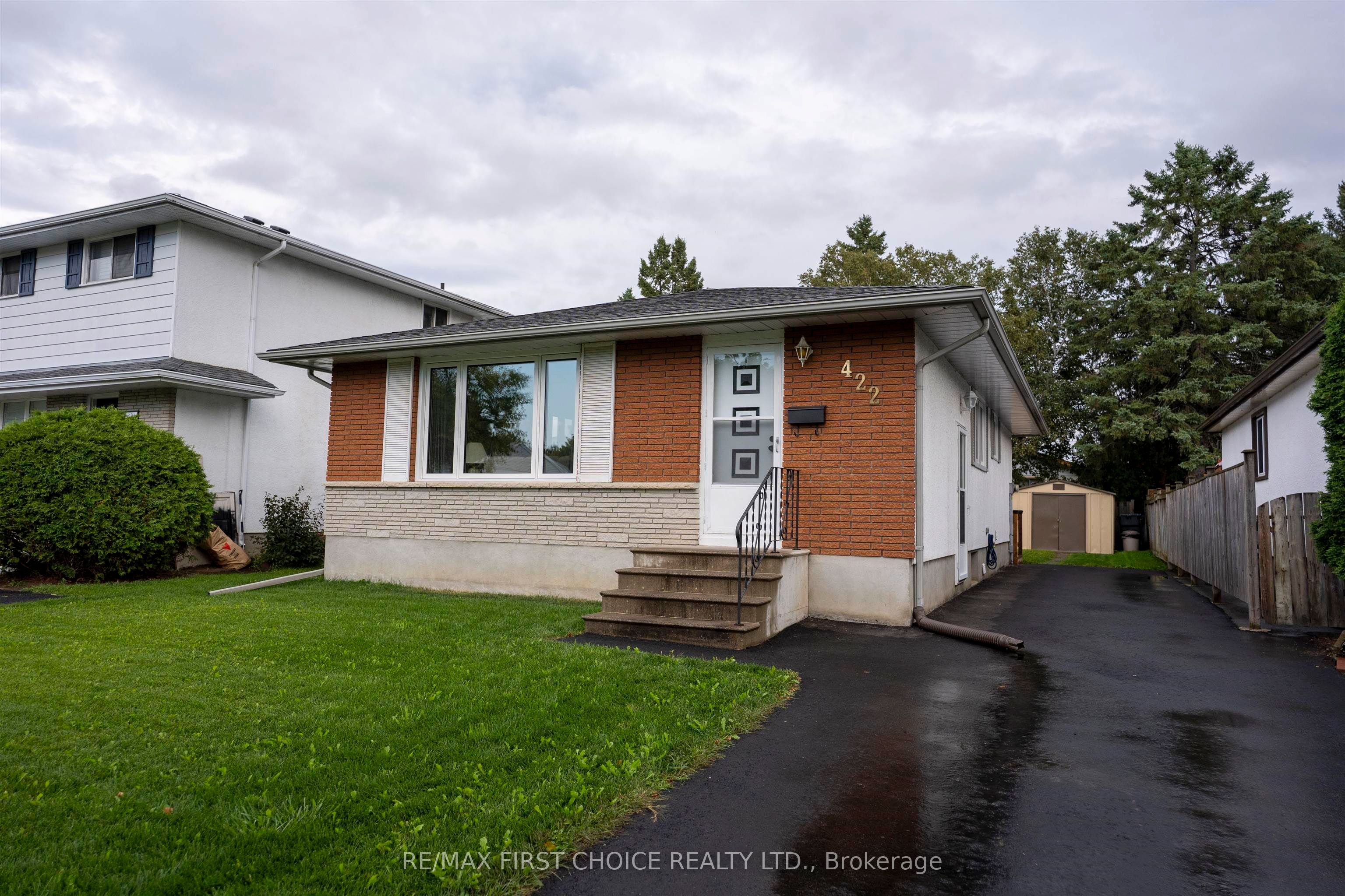 422 Simon Fraser Drive, Thunder Bay, ON P7C 4Z8