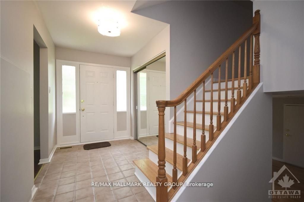 14 Whippoorwill Drive, Beacon Hill North - South and Area, ON K1J 7J2 photo 3