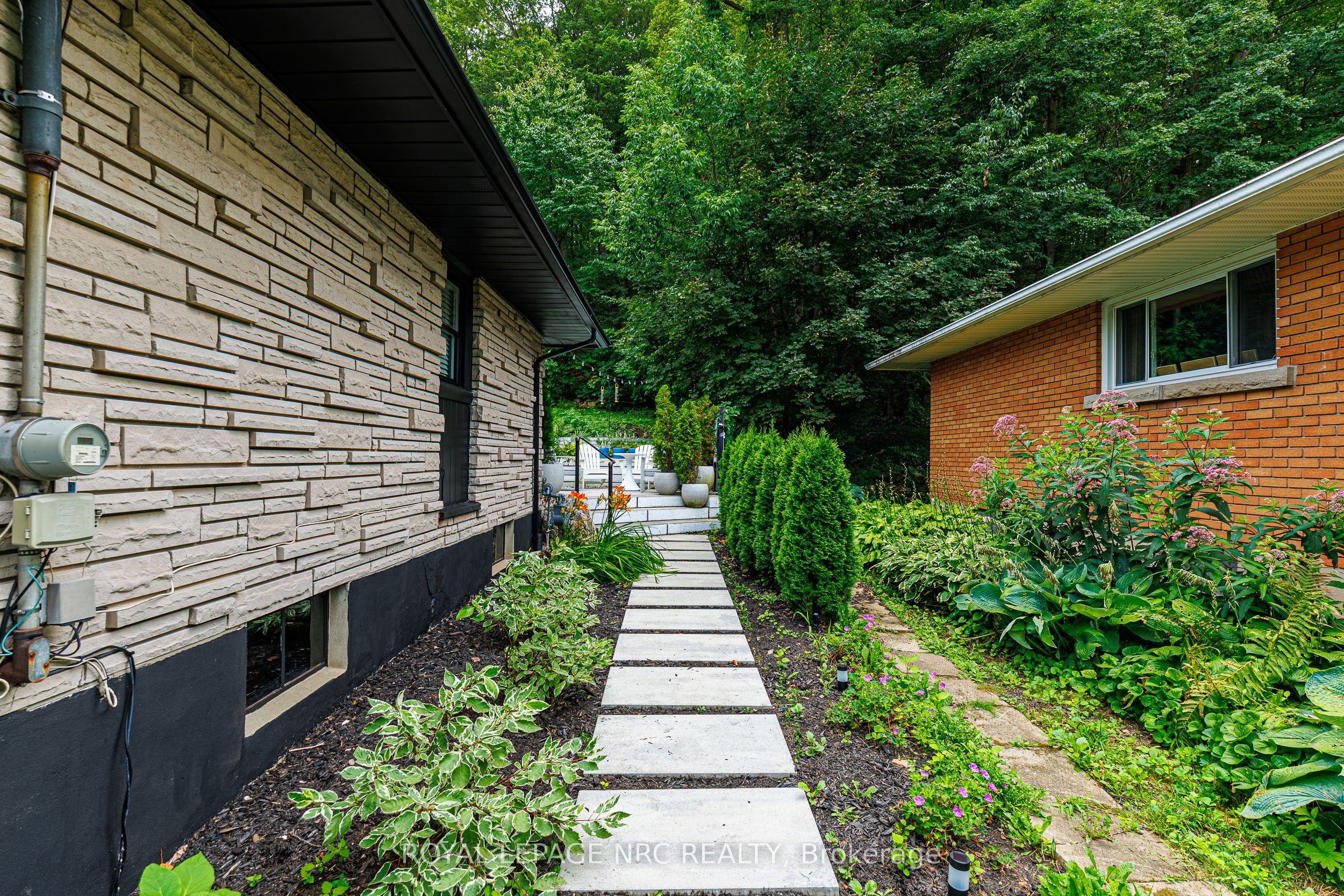 180 Woodside Drive, St. Catharines, ON L2T 1X6 photo 3