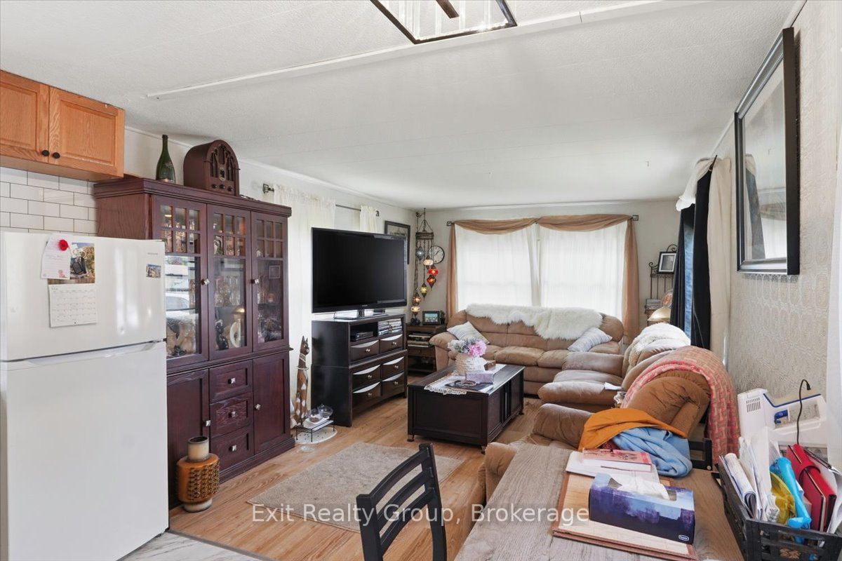 63 Whites Road 63, Quinte West, ON K8V 5P5 photo 4