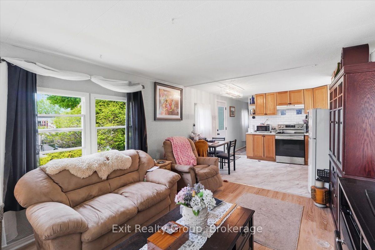 63 Whites Road 63, Quinte West, ON K8V 5P5 photo 5