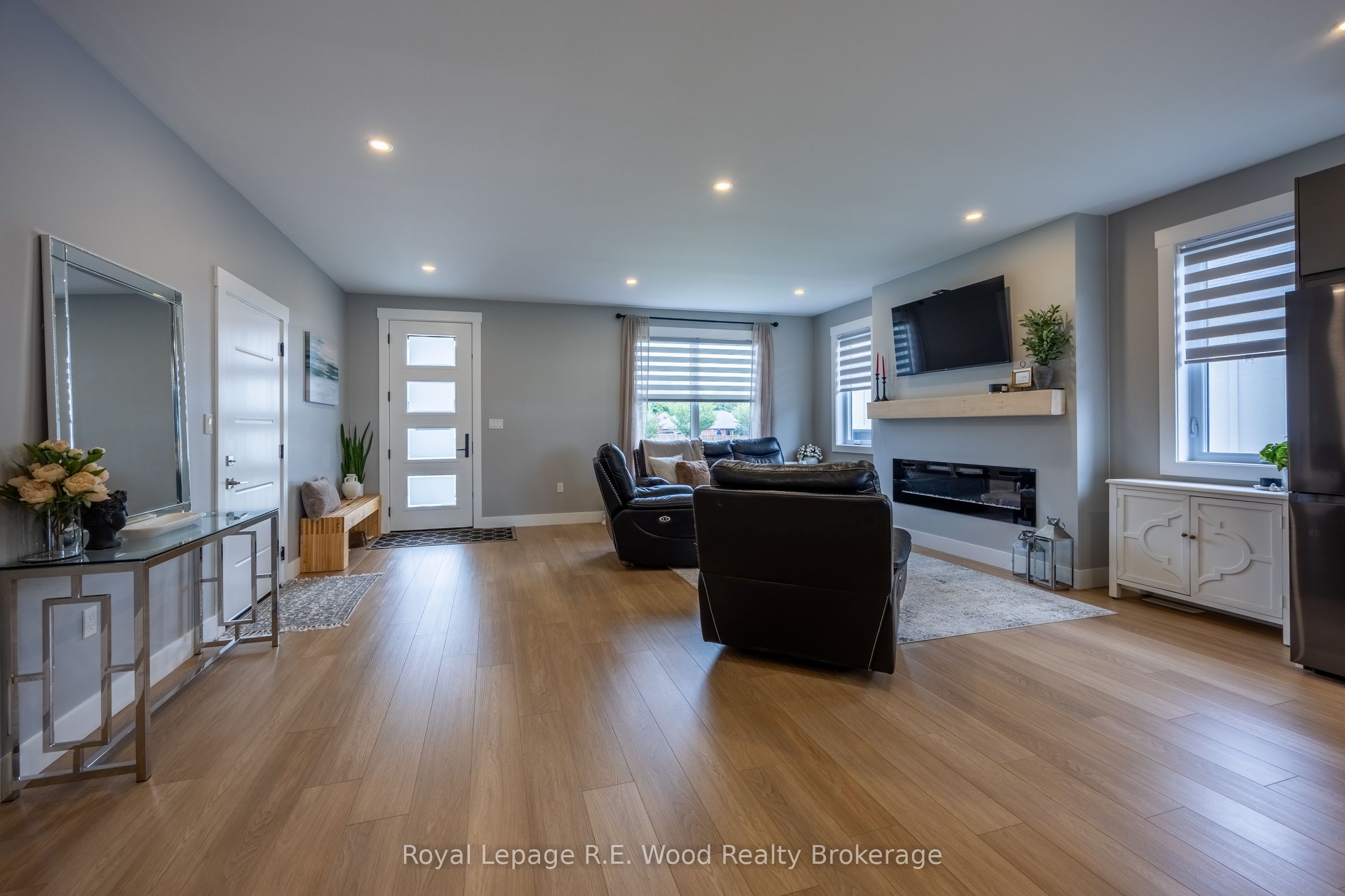 7 Sycamore Drive, Tillsonburg, ON N4G 5S3 photo 3